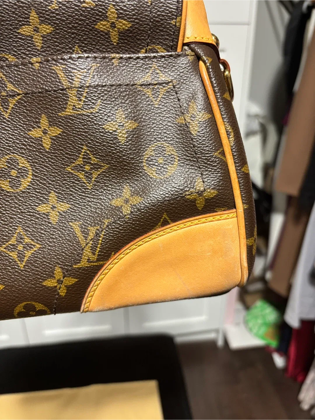 Louis Vuitton Monogram Canvas Shoulder Bag image indicator(4)