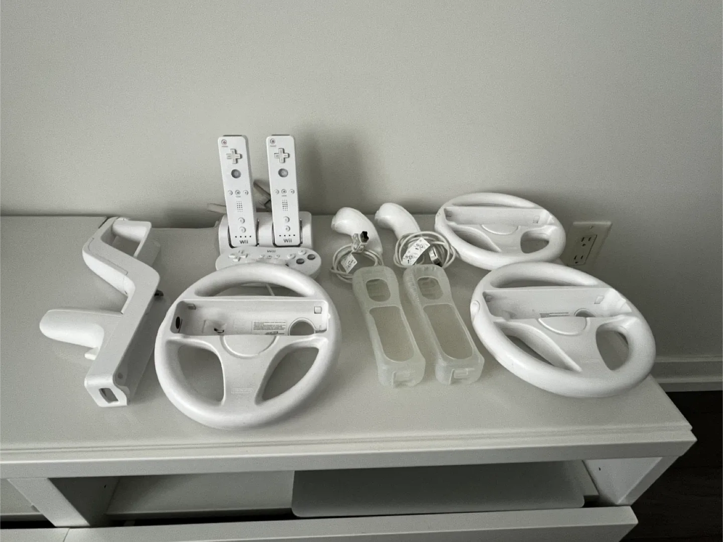 Nintendo Wii complete bundle image indicator(8)