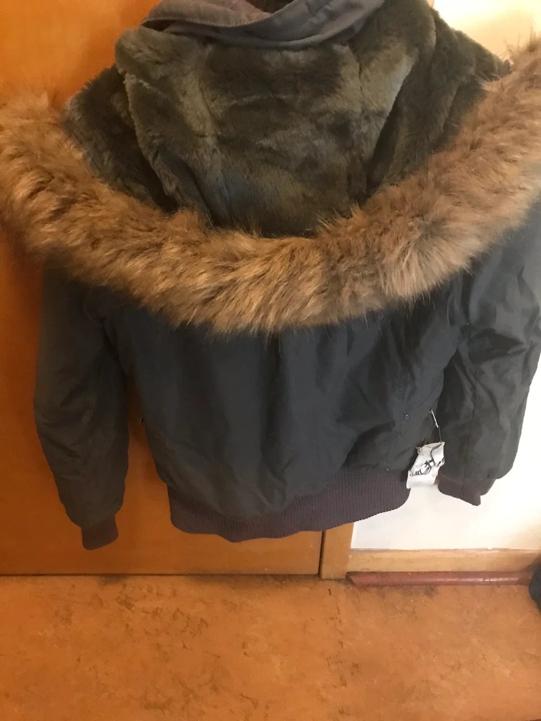 TNA Winter Jacket, Size M image indicator(2)