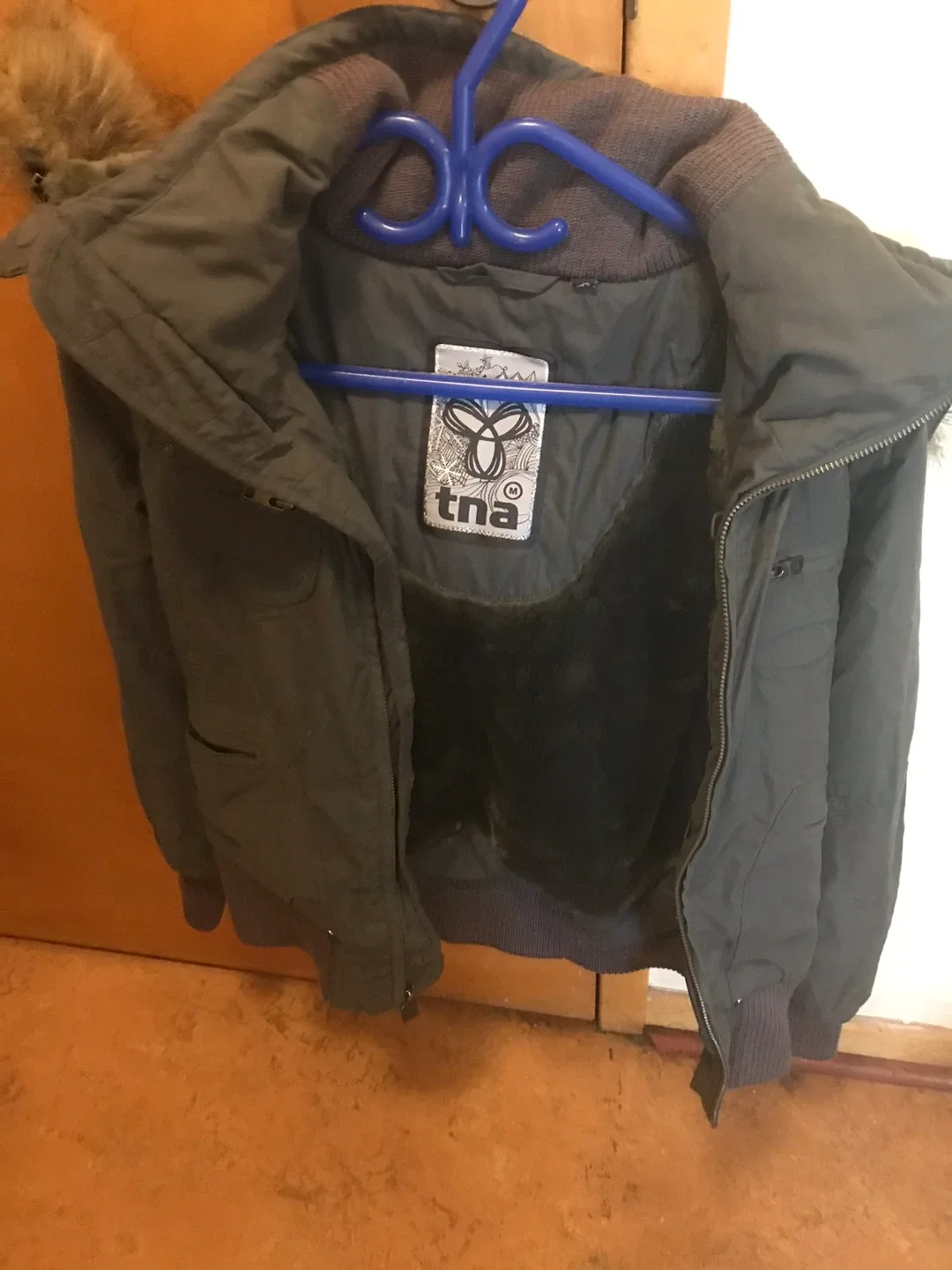 TNA Winter Jacket, Size M image indicator(3)