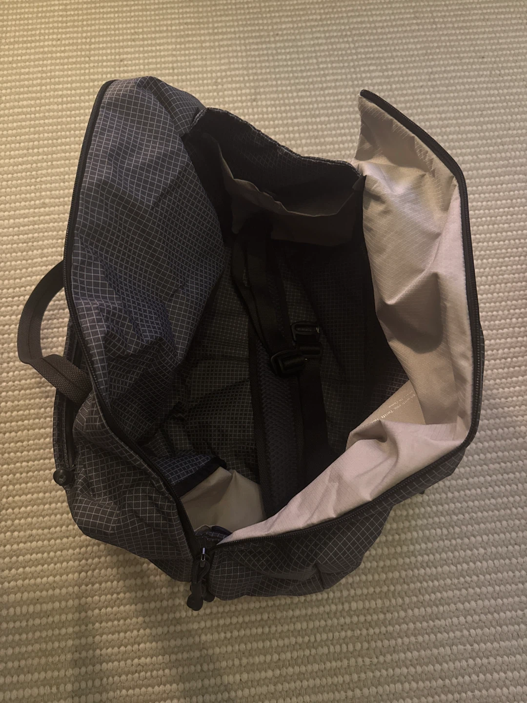 Bellroy Gym Bag - Charcoal Grid
