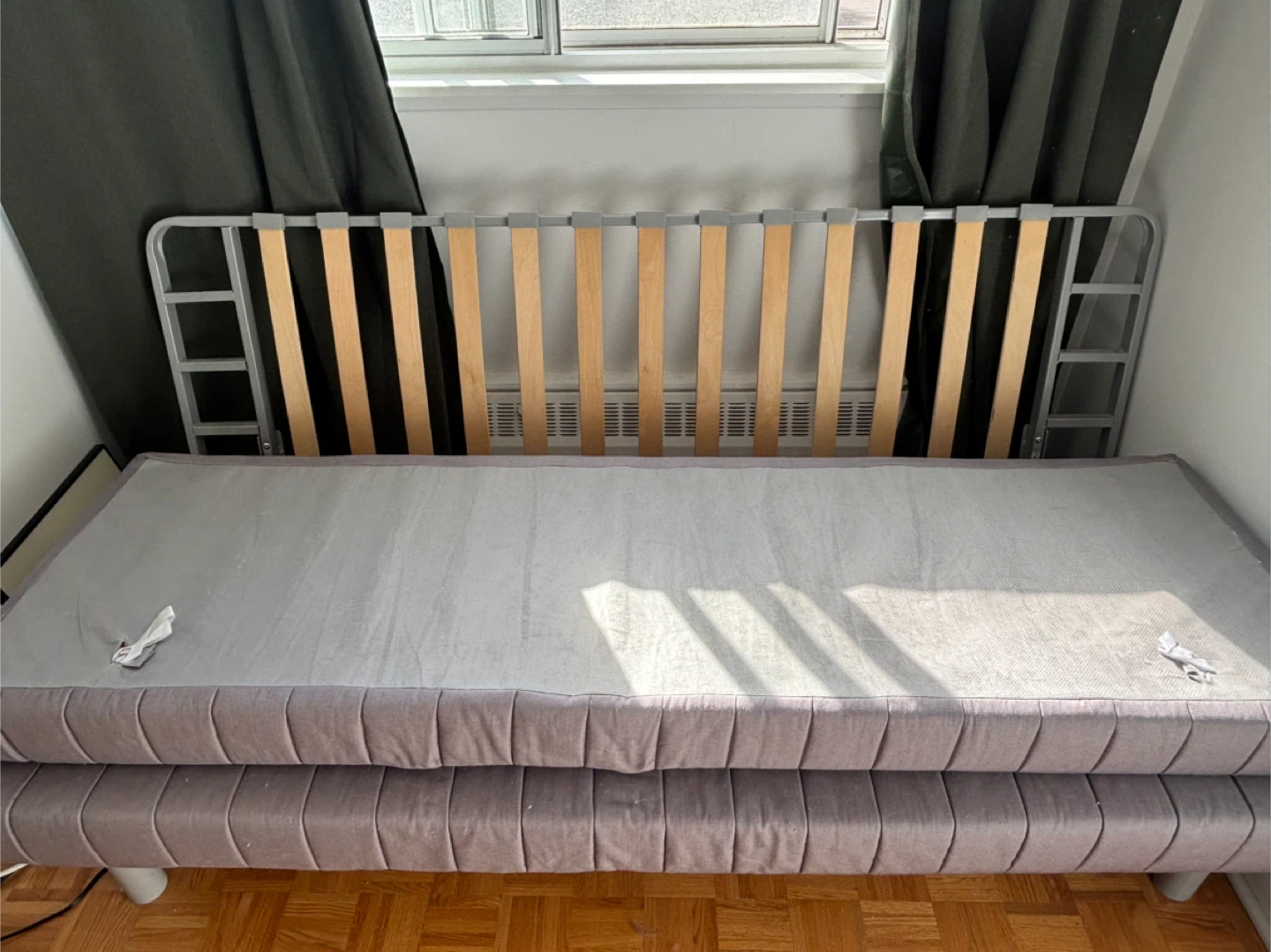 Futon (Cushion and Frame) extendable for sleeping - photo 3