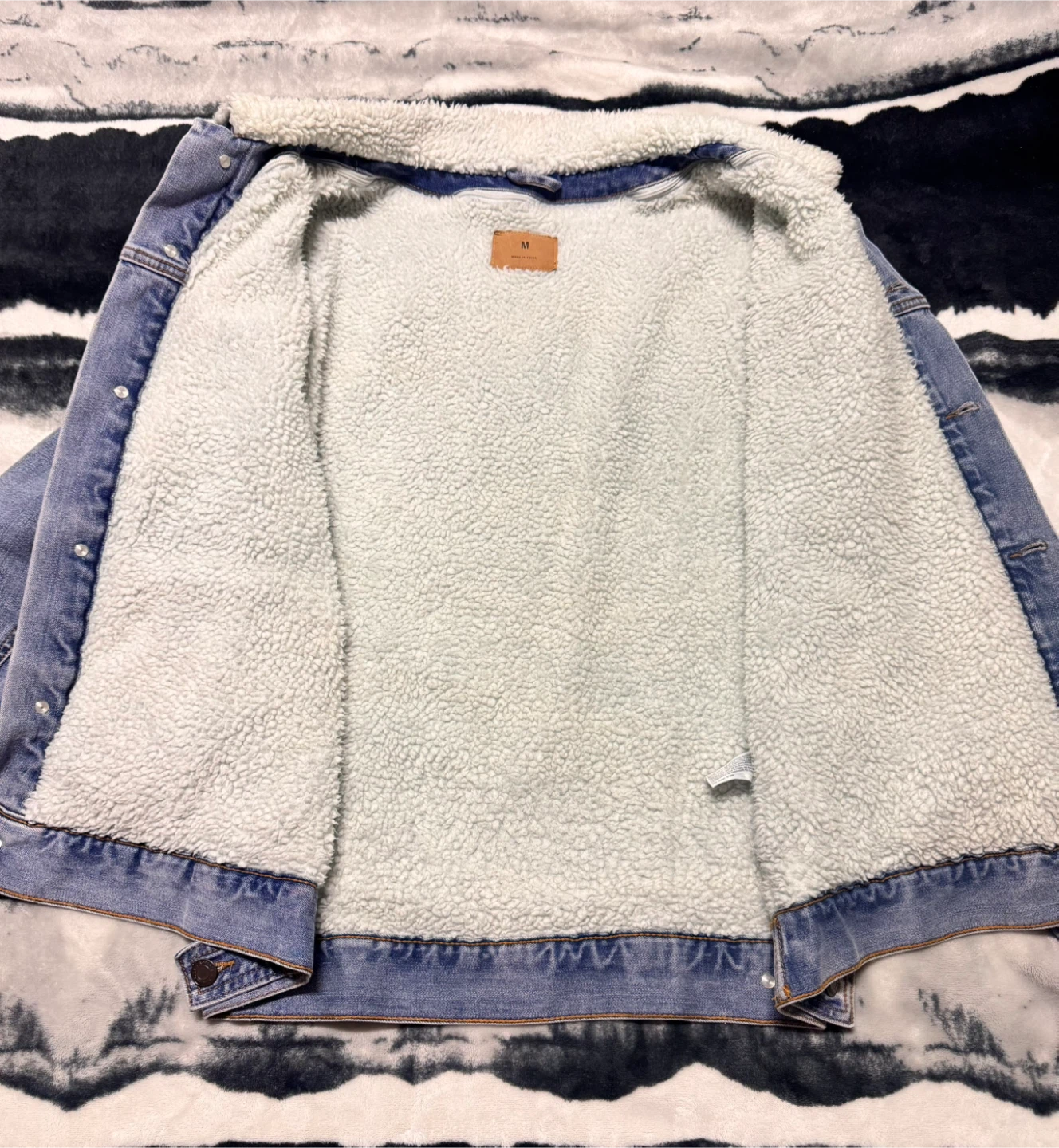 Taylor Swift 1989 Denim Jacket - Size M - photo 3