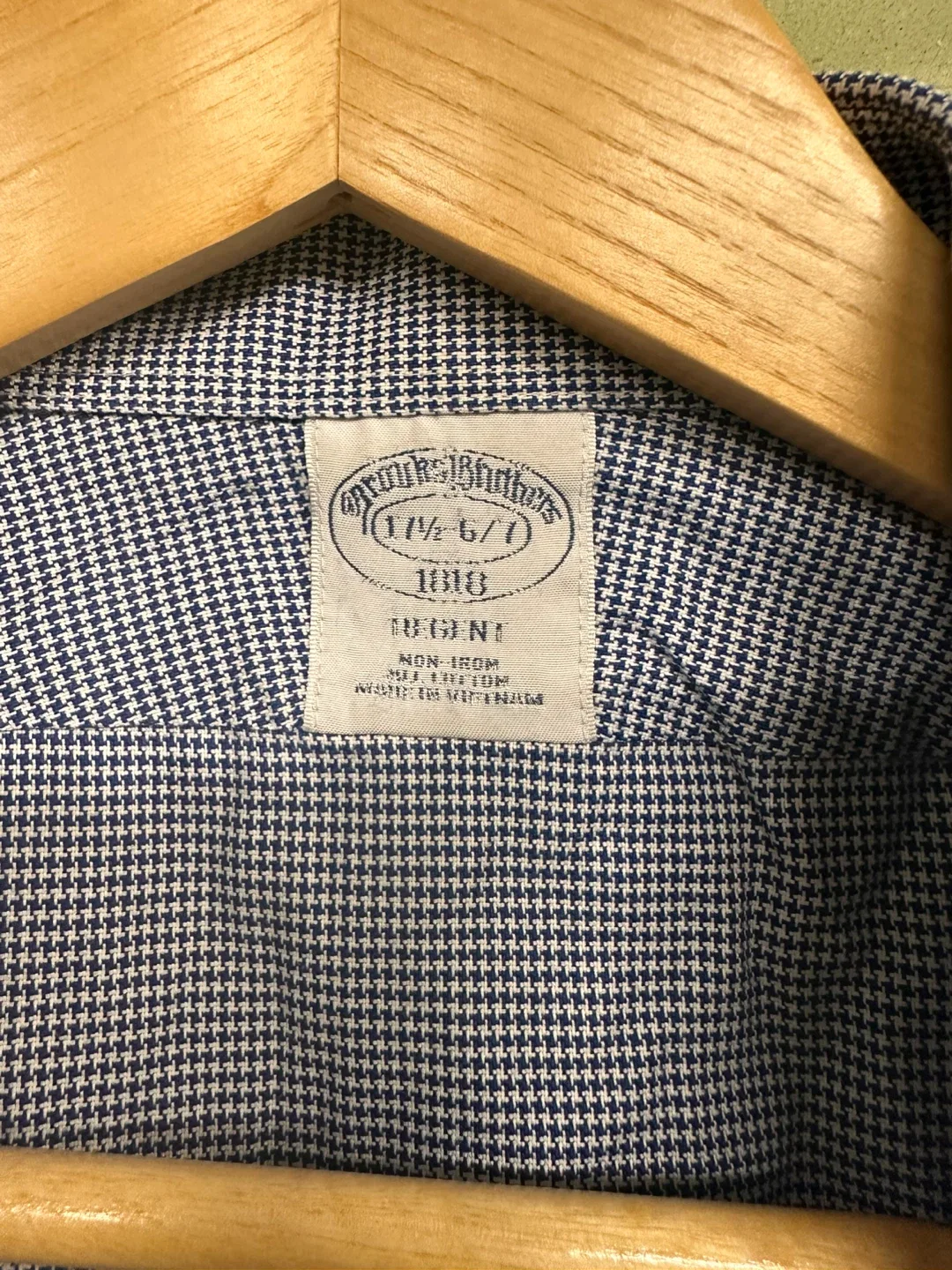 Brooks Brothers Regent Fit Dress Shirt (17.5-6/7) image indicator(2)