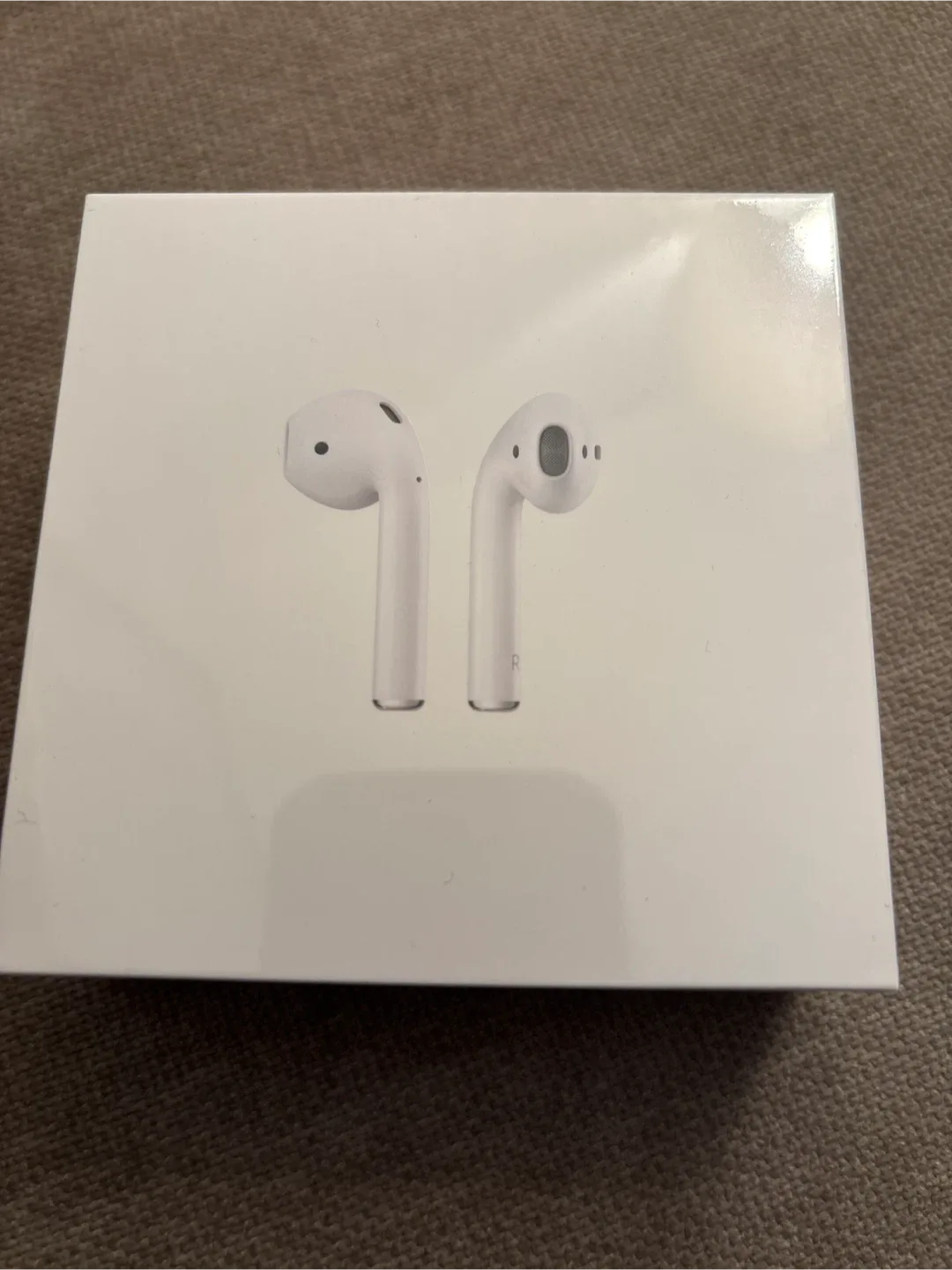 Apple AirPods NEW 2nd Gen w/Charging Case - New thumbnail