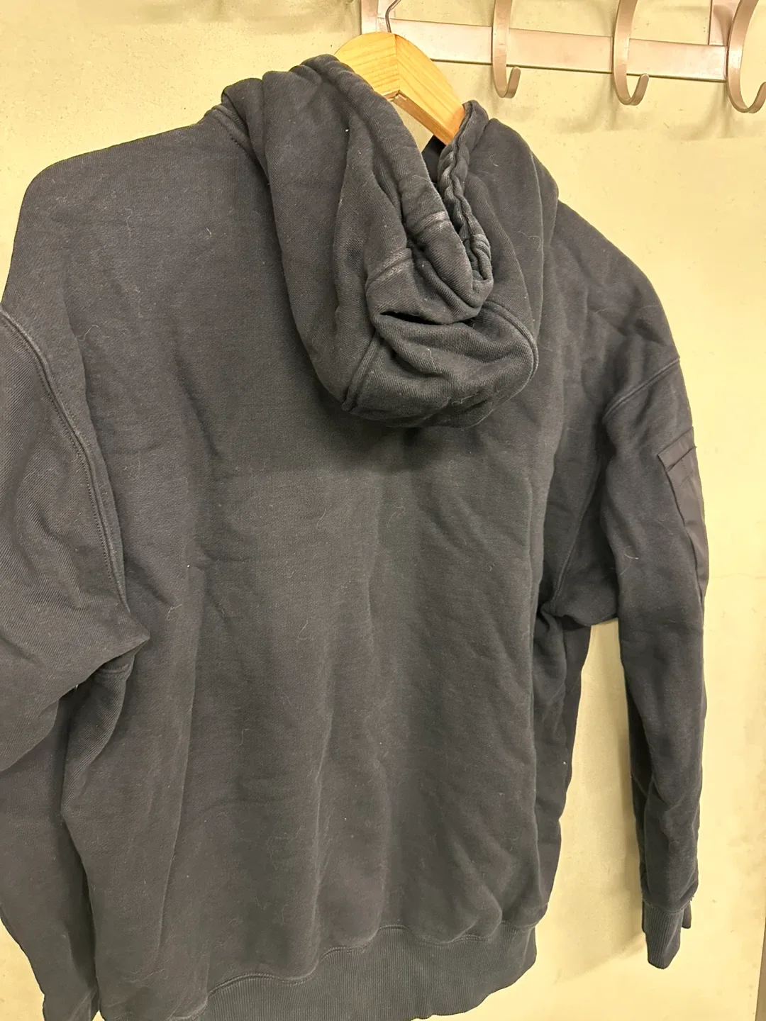 Moose Knuckles Black Hoodie XS image indicator(4)