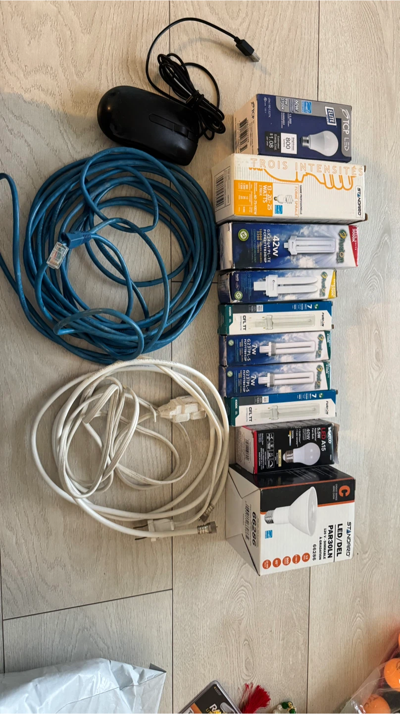 Lightbulbs & Cables - photo 2