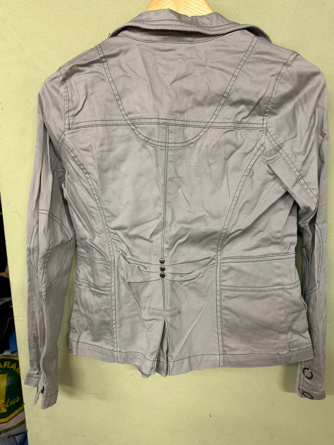 Urban Heritage Jacket - Size M image indicator(4)