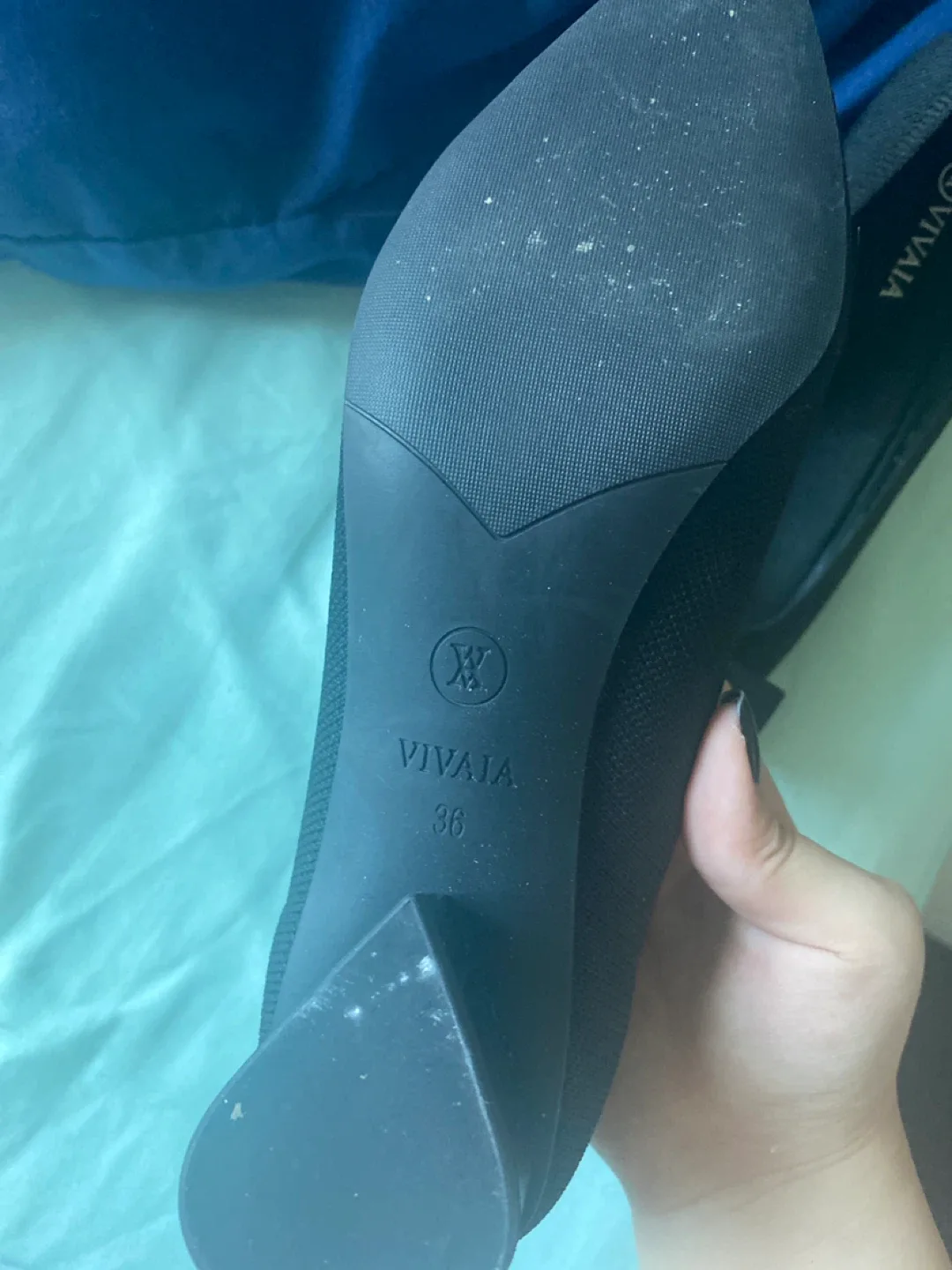 VIVAIA Black Pointed-Toe Heels Size 6 image indicator(3)