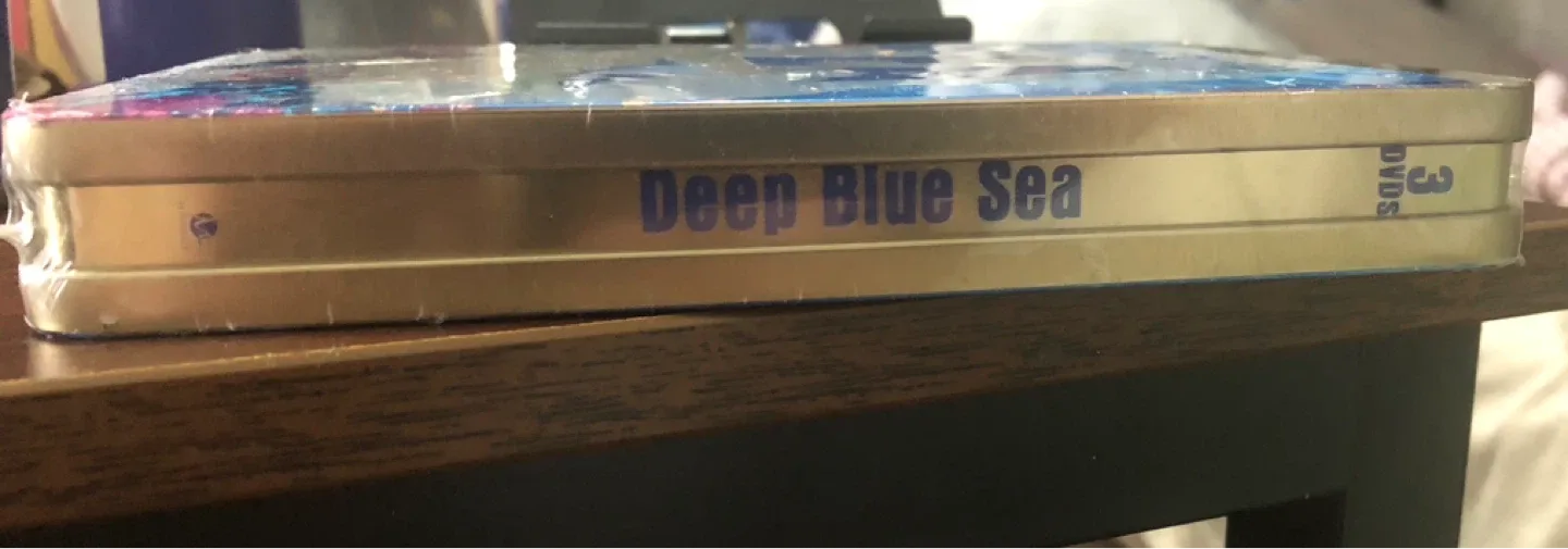 Free Deep Blue Sea 3 DVD Set - Special Edition image indicator(4)