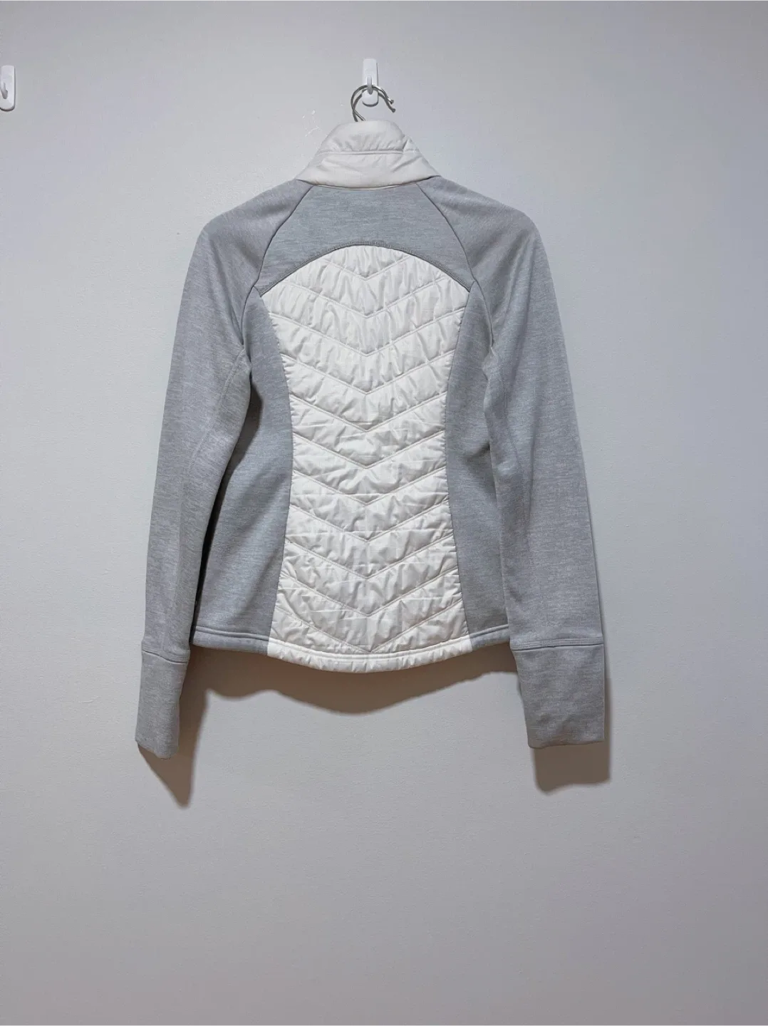 Women’s ZELLA Jacket - Size M image indicator(2)