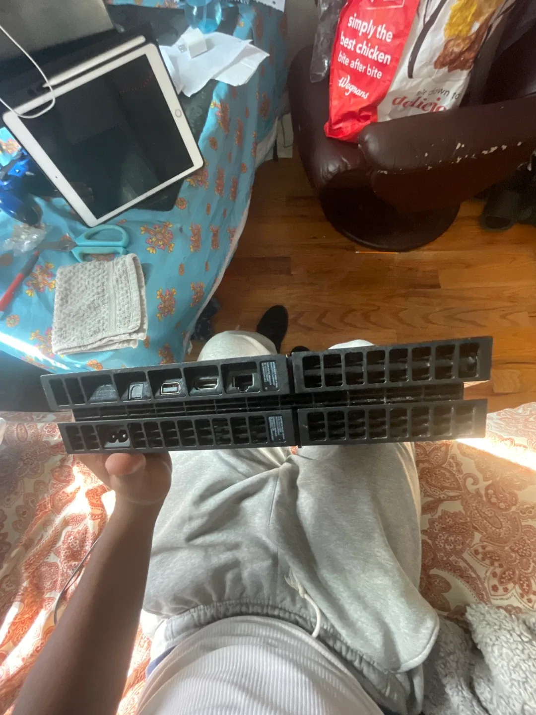 Used Sony PlayStation 4 (PS4) image indicator(2)