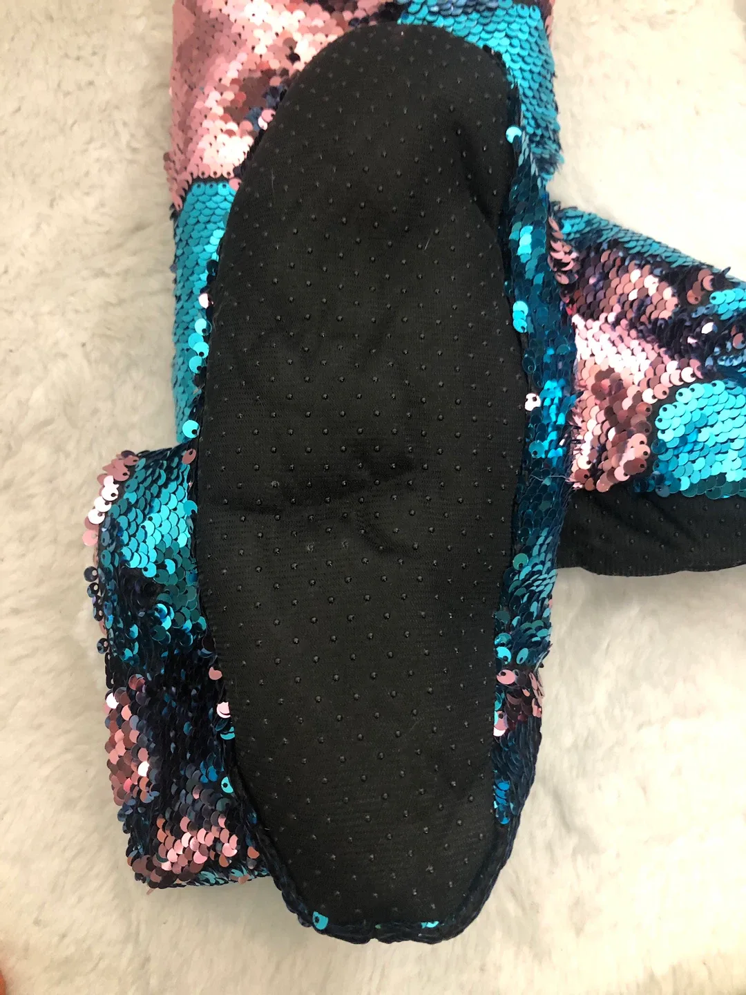 Women’s Sequins Slippers. Size 9/10. Like New. image indicator(2)