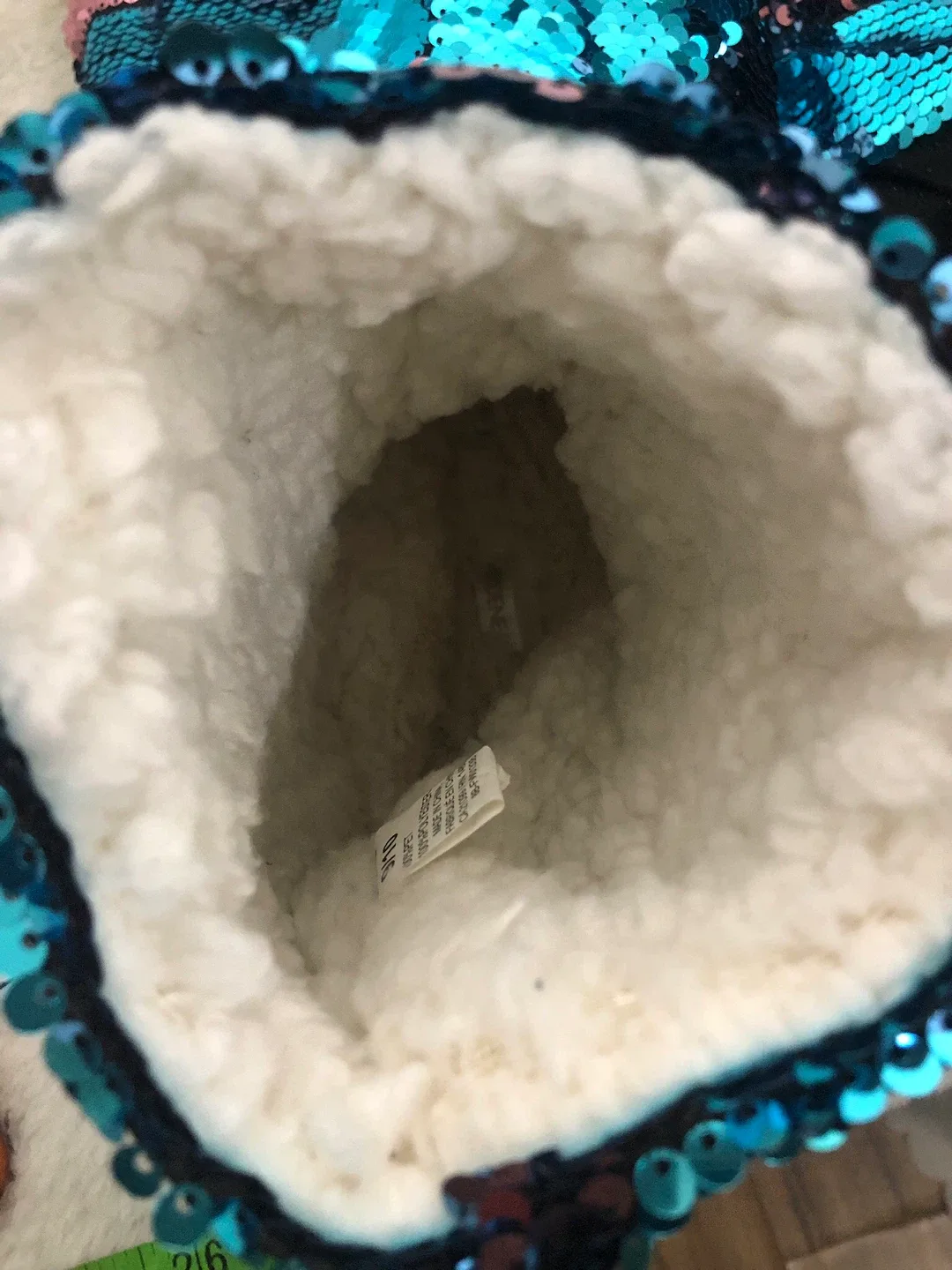 Women’s Sequins Slippers. Size 9/10. Like New. image indicator(3)