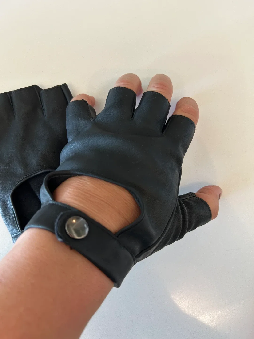 Black Leather Type  Fingerless Gloves thumbnail