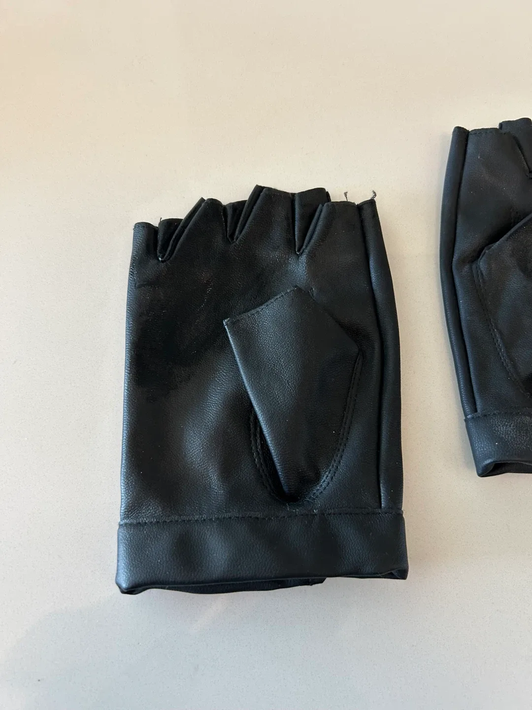 Black Leather Type  Fingerless Gloves image indicator(3)