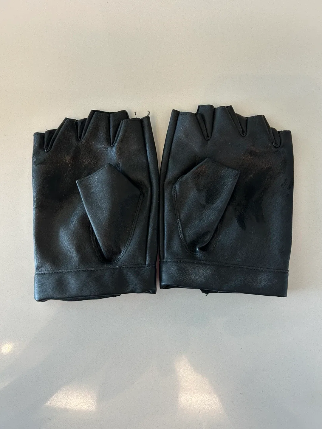Black Leather Type  Fingerless Gloves image indicator(2)