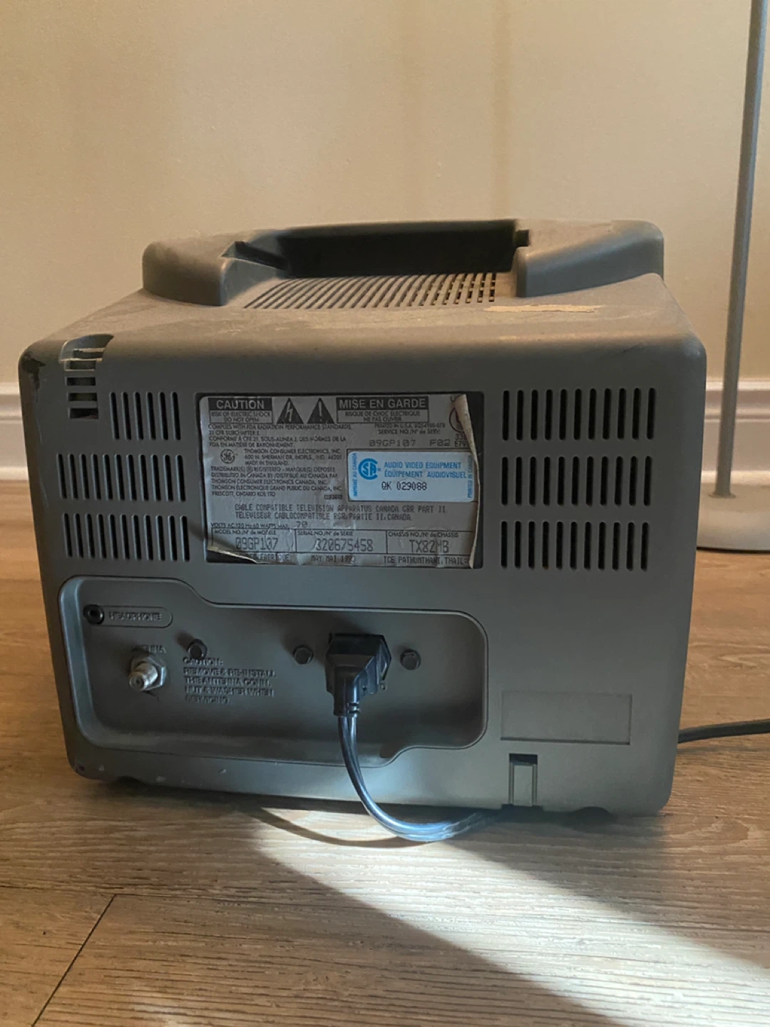 CRT TV - GE Spacemaker - 1993 - photo 2
