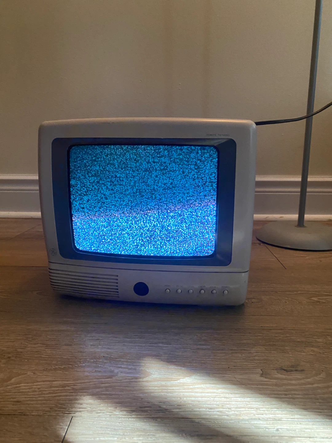 CRT TV - GE Spacemaker - 1993