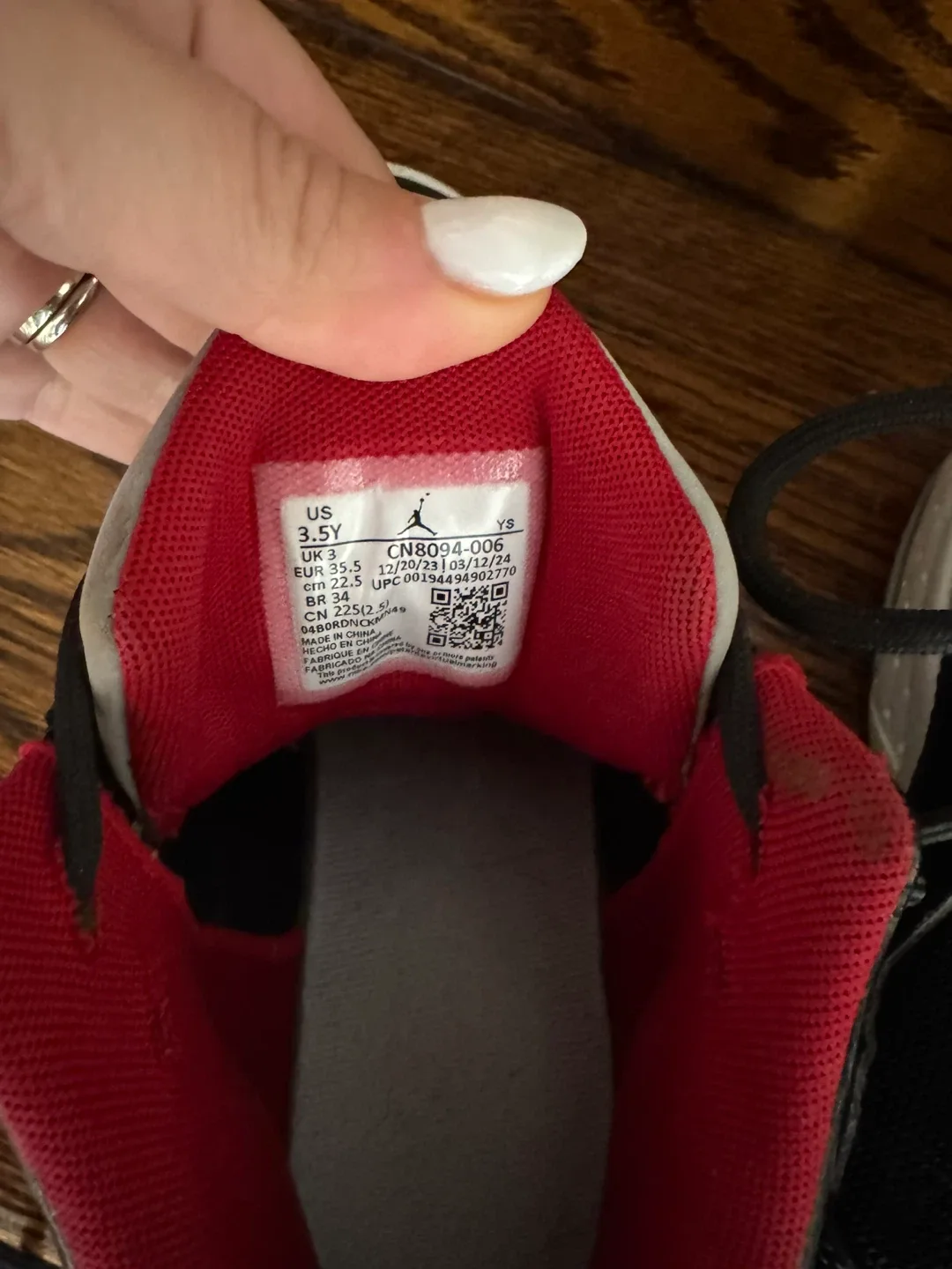 Jordan Flight 45 High Youth Size 3.5Y image indicator(4)