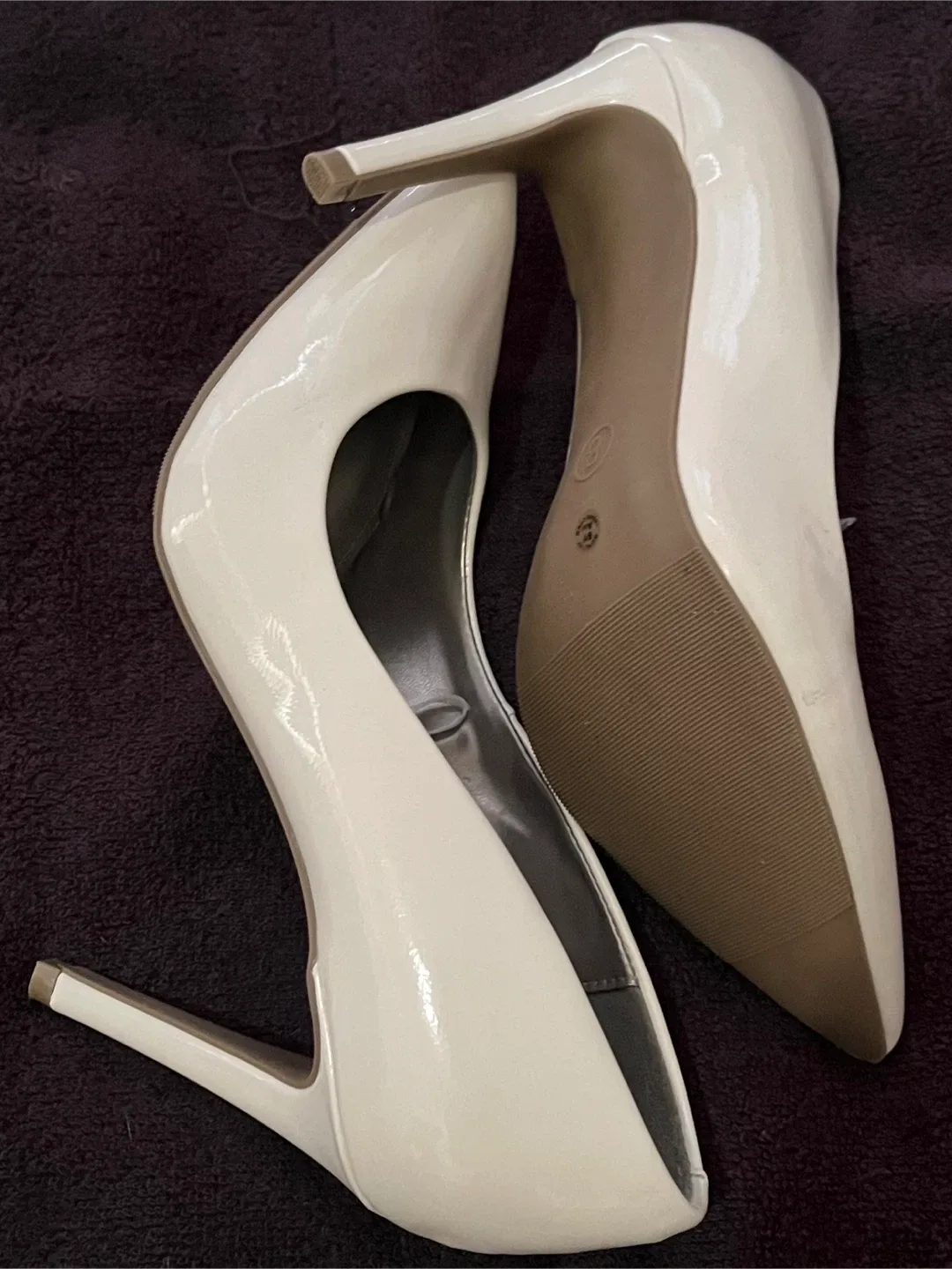 Worthington Cream Heels - Size 8M image indicator(3)
