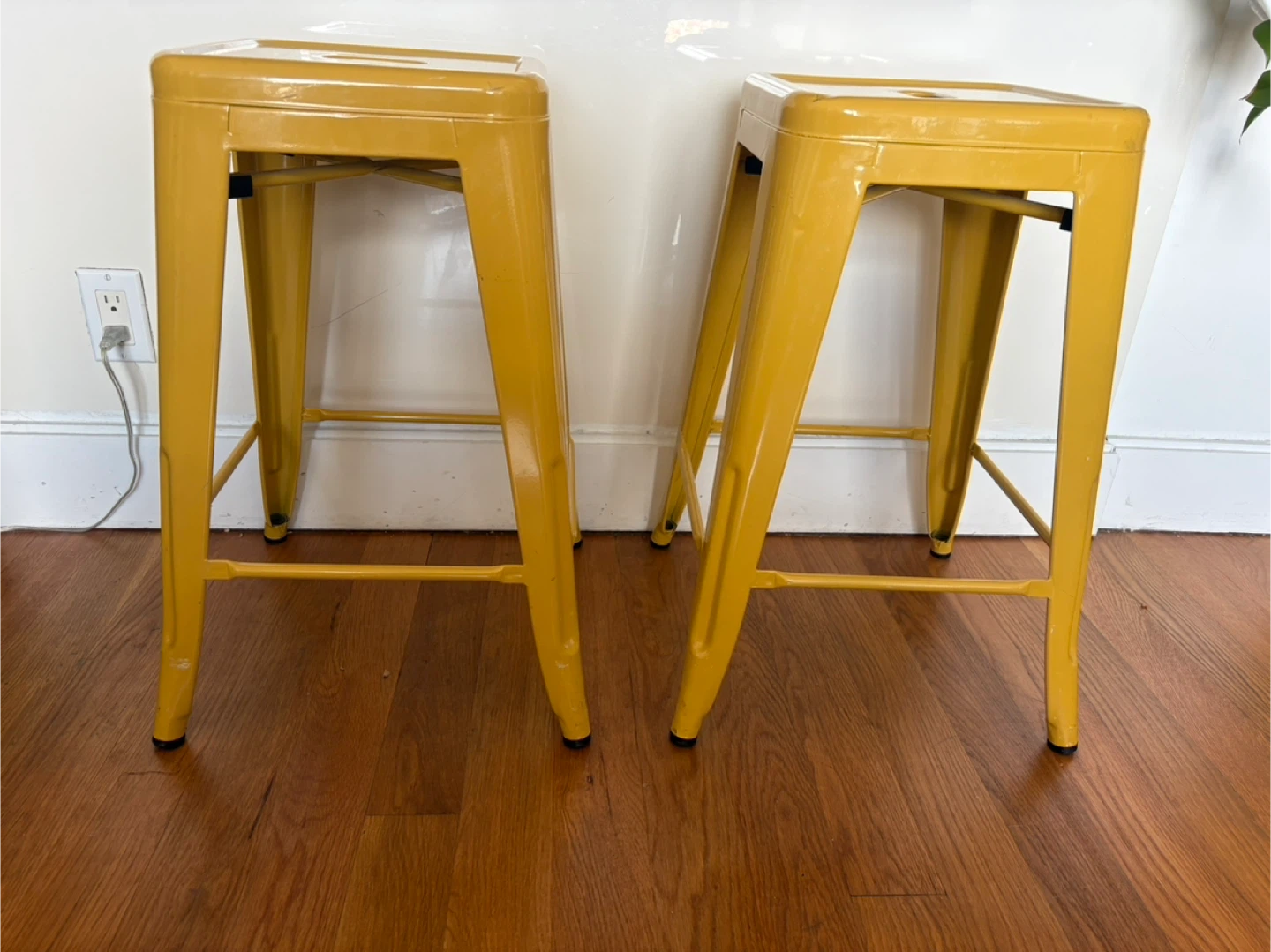 Set of 2 Yellow Metal Bar Stools - photo 2