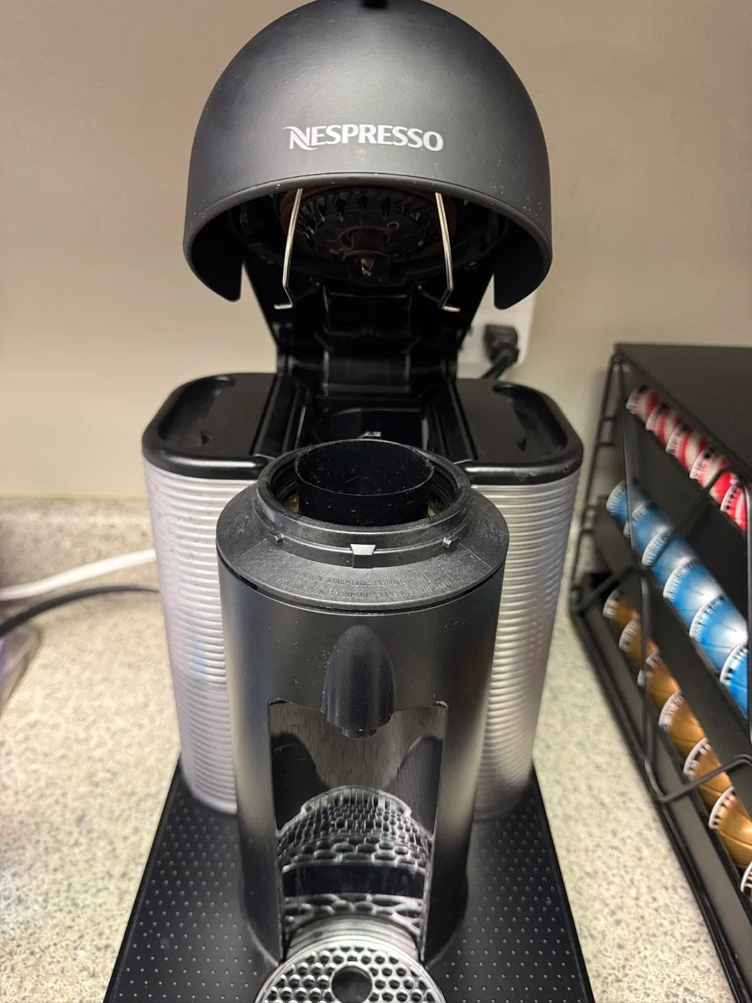 Nespresso Vertuo Next Coffee Maker & Pod Holder image indicator(3)