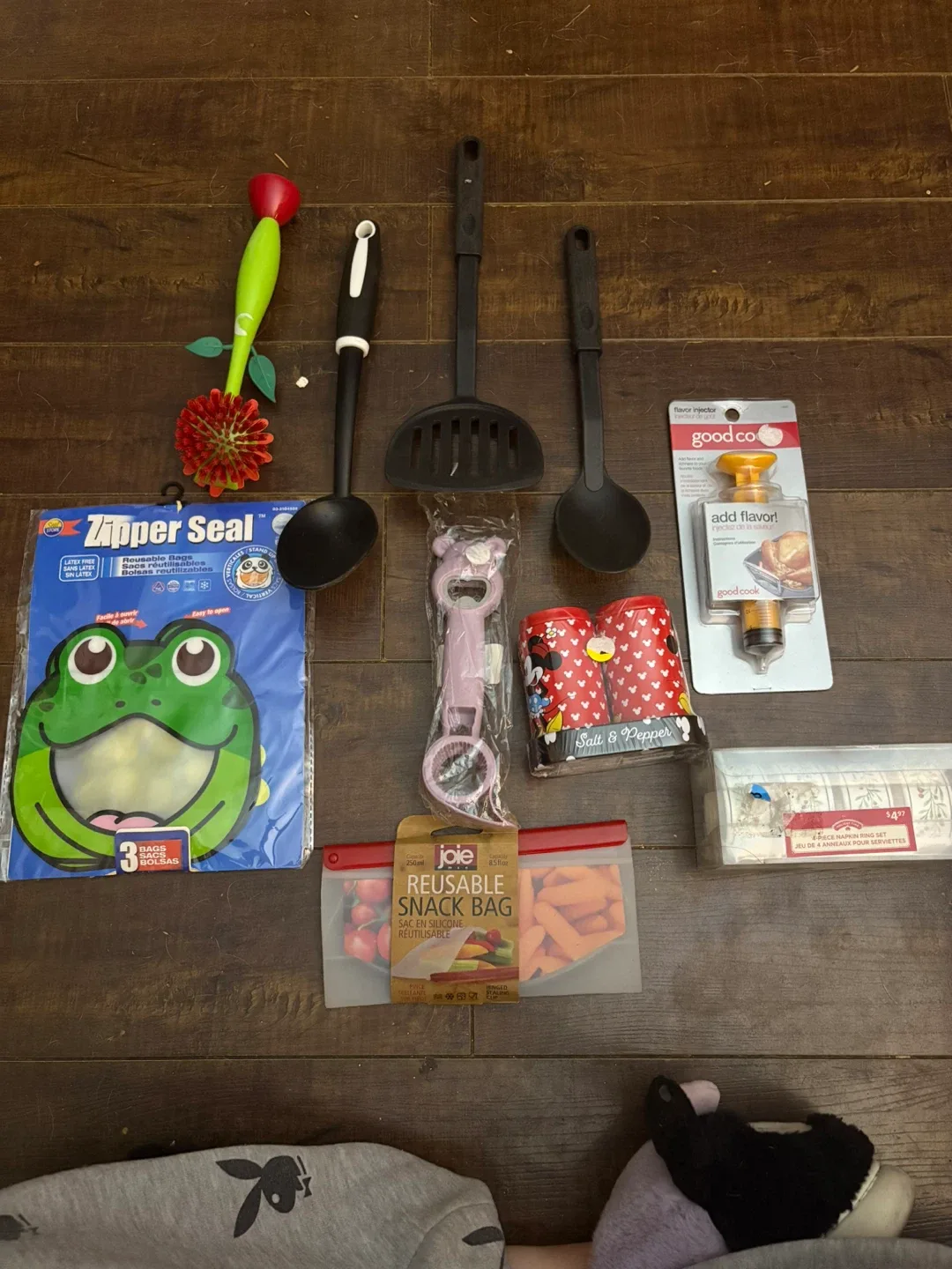 Kitchen Utensils & Reusable Snack Bags thumbnail