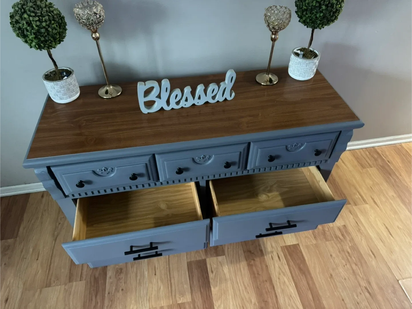 ✨🤎🩶Beautiful solid dresser🤎🩶✨ image indicator(6)