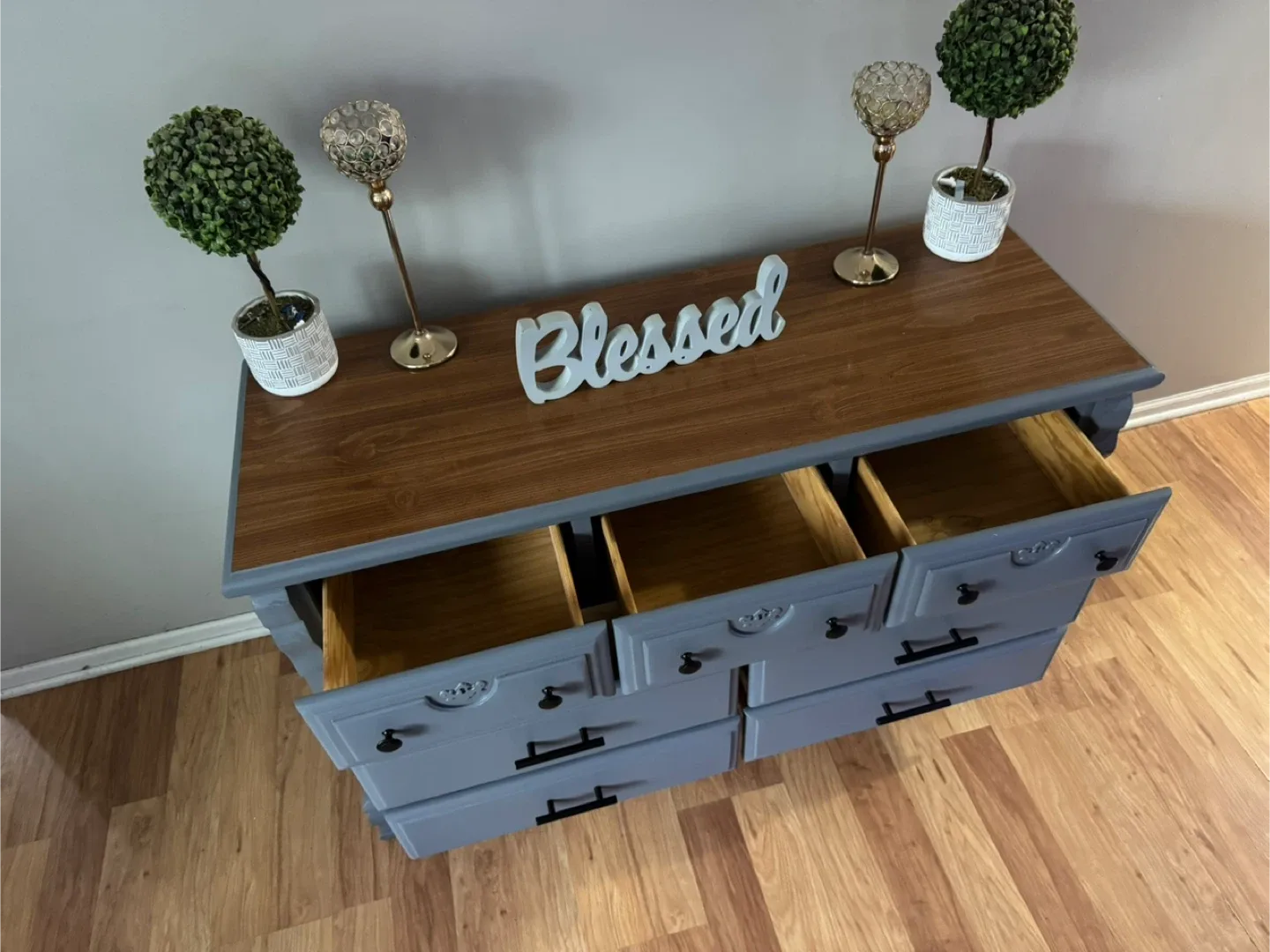 ✨🤎🩶Beautiful solid dresser🤎🩶✨ image indicator(5)