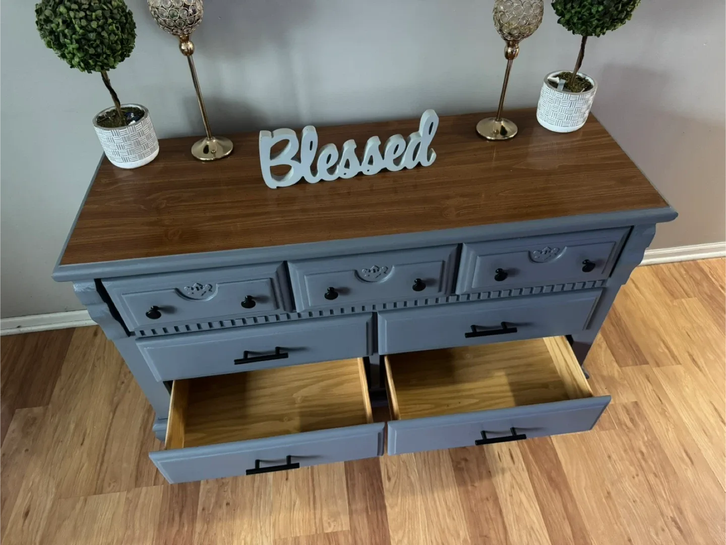 ✨🤎🩶Beautiful solid dresser🤎🩶✨ image indicator(7)