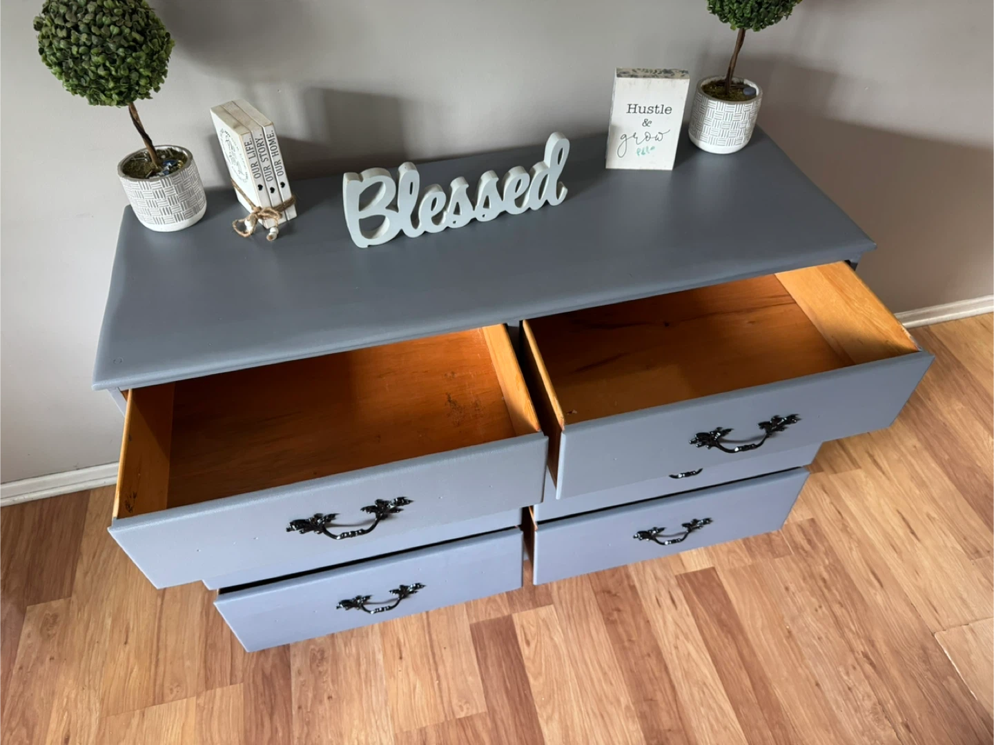 🩶✨Beautiful solid wood dresser✨🩶 - photo 5