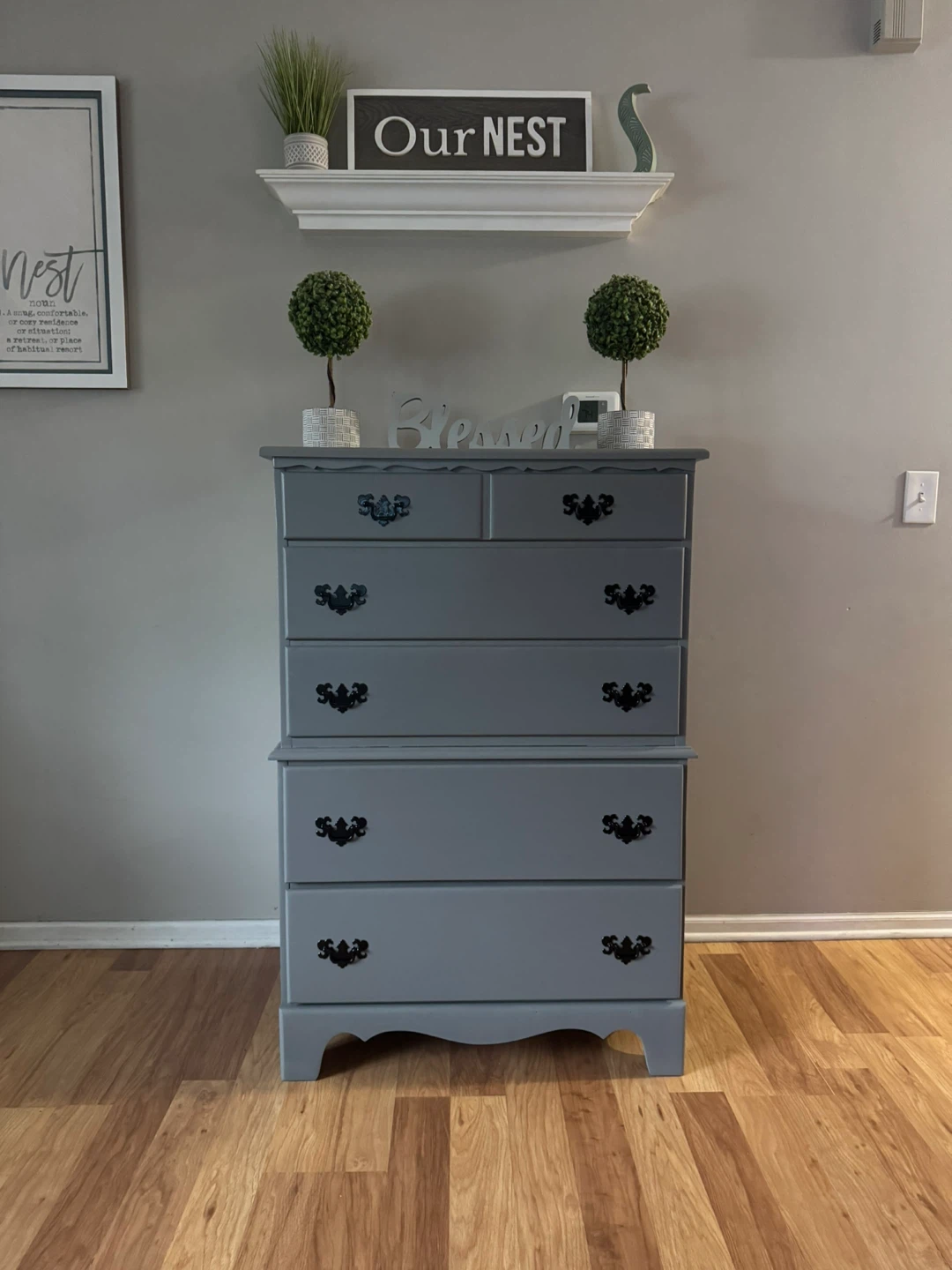 ✨🩶 Beautiful solid wood dresser🩶✨