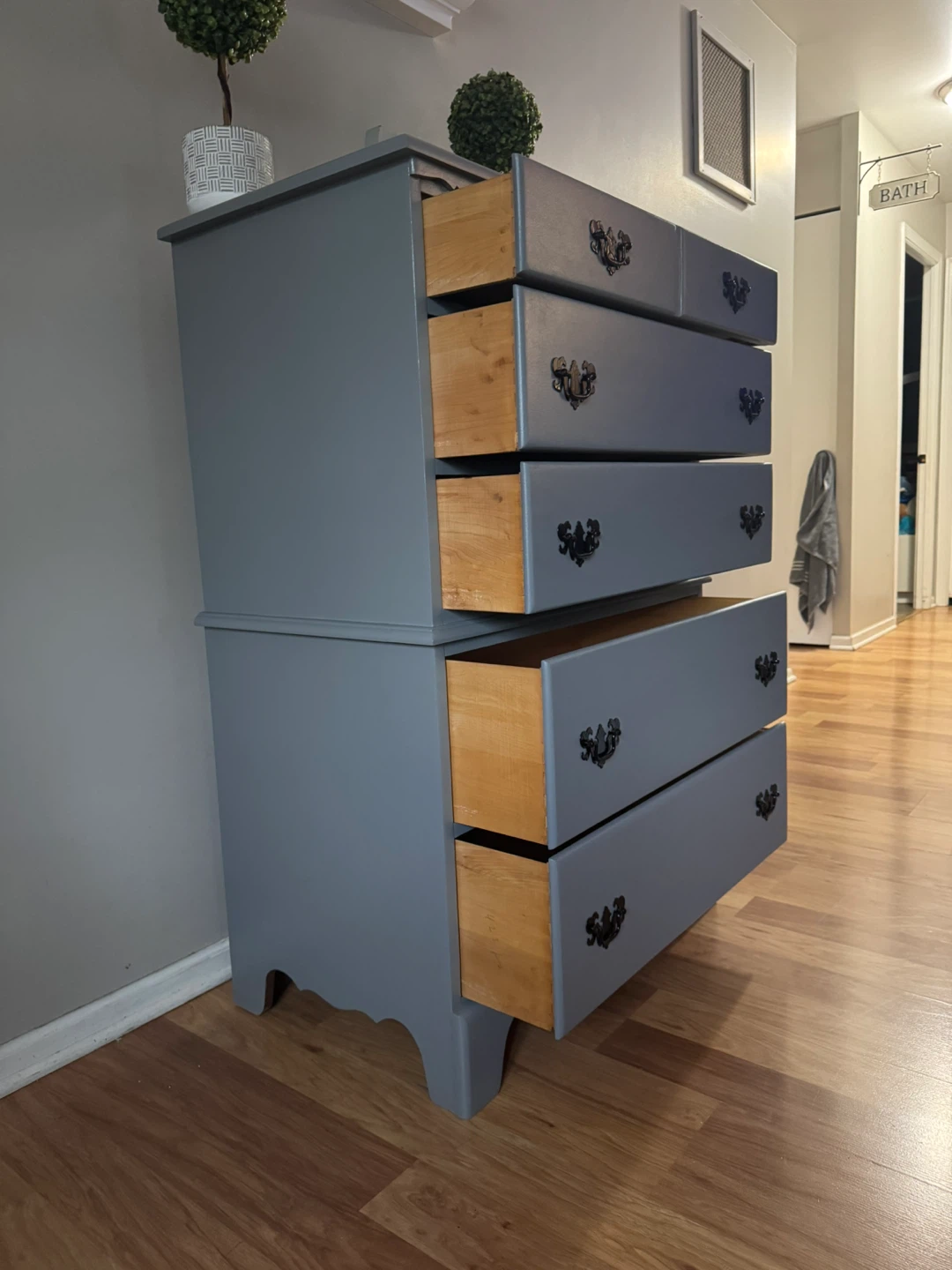 ✨🩶 Beautiful solid wood dresser🩶✨ - photo 3