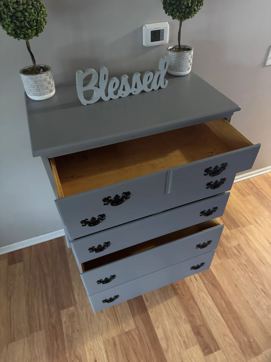 ✨🩶 Beautiful solid wood dresser🩶✨ - photo 5