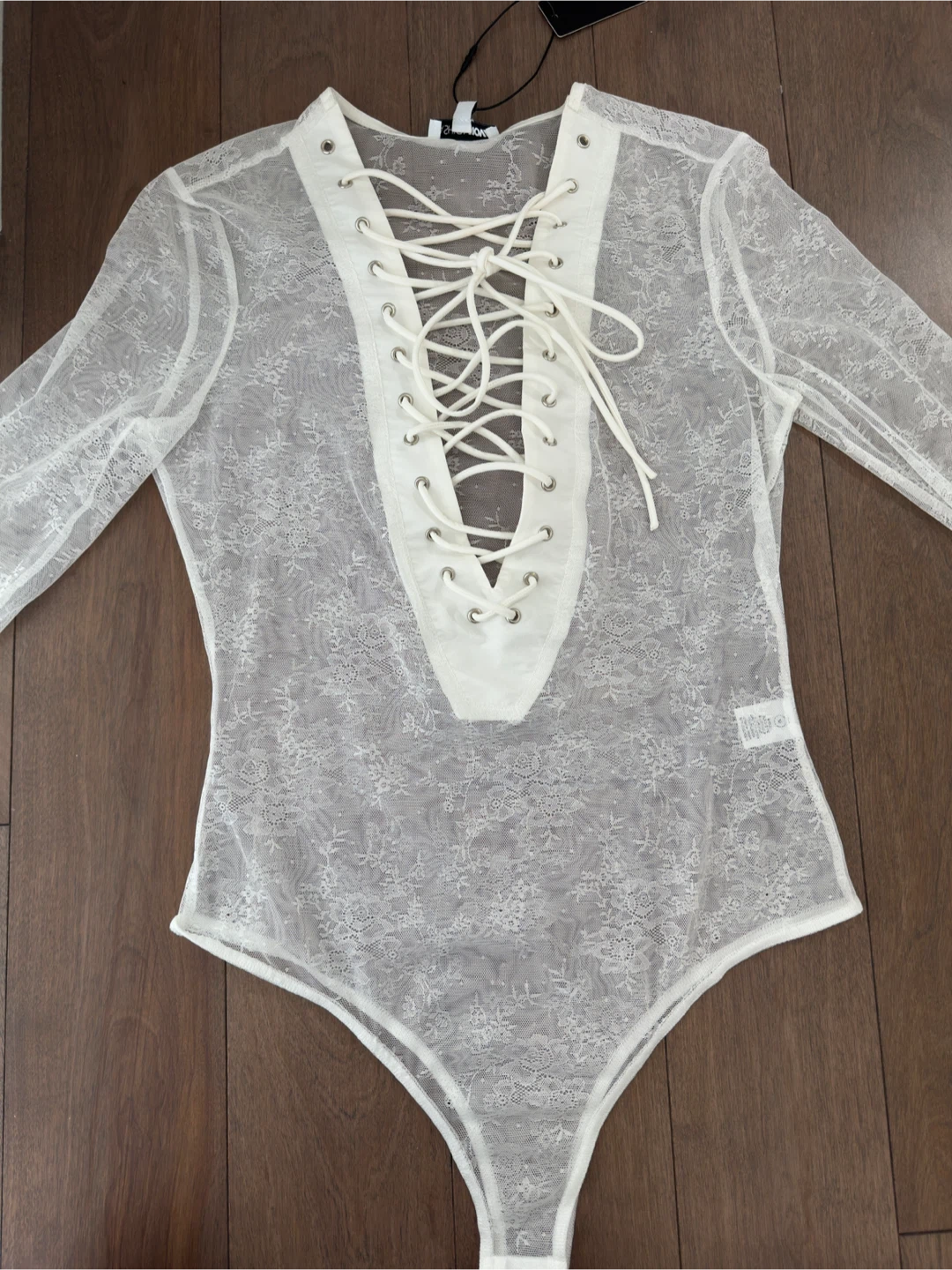 NEW Fashion Nova White Lace Bodysuit - Size M - photo 2