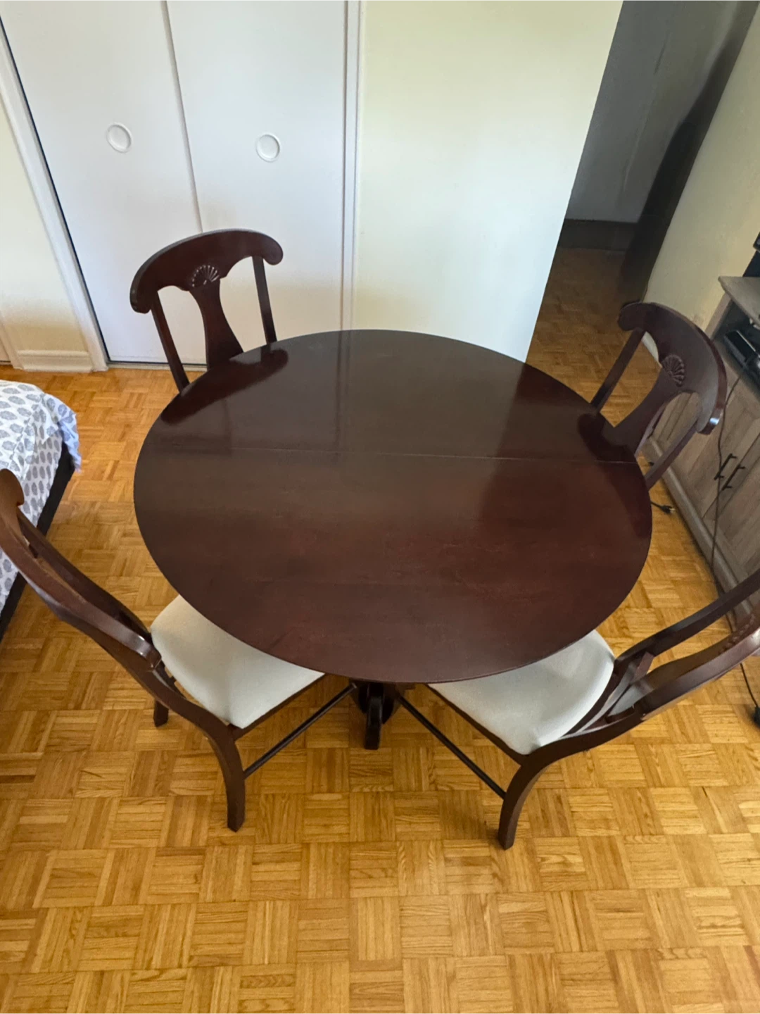 Dining Table with 4 Chairs - Dark Wood - photo 3