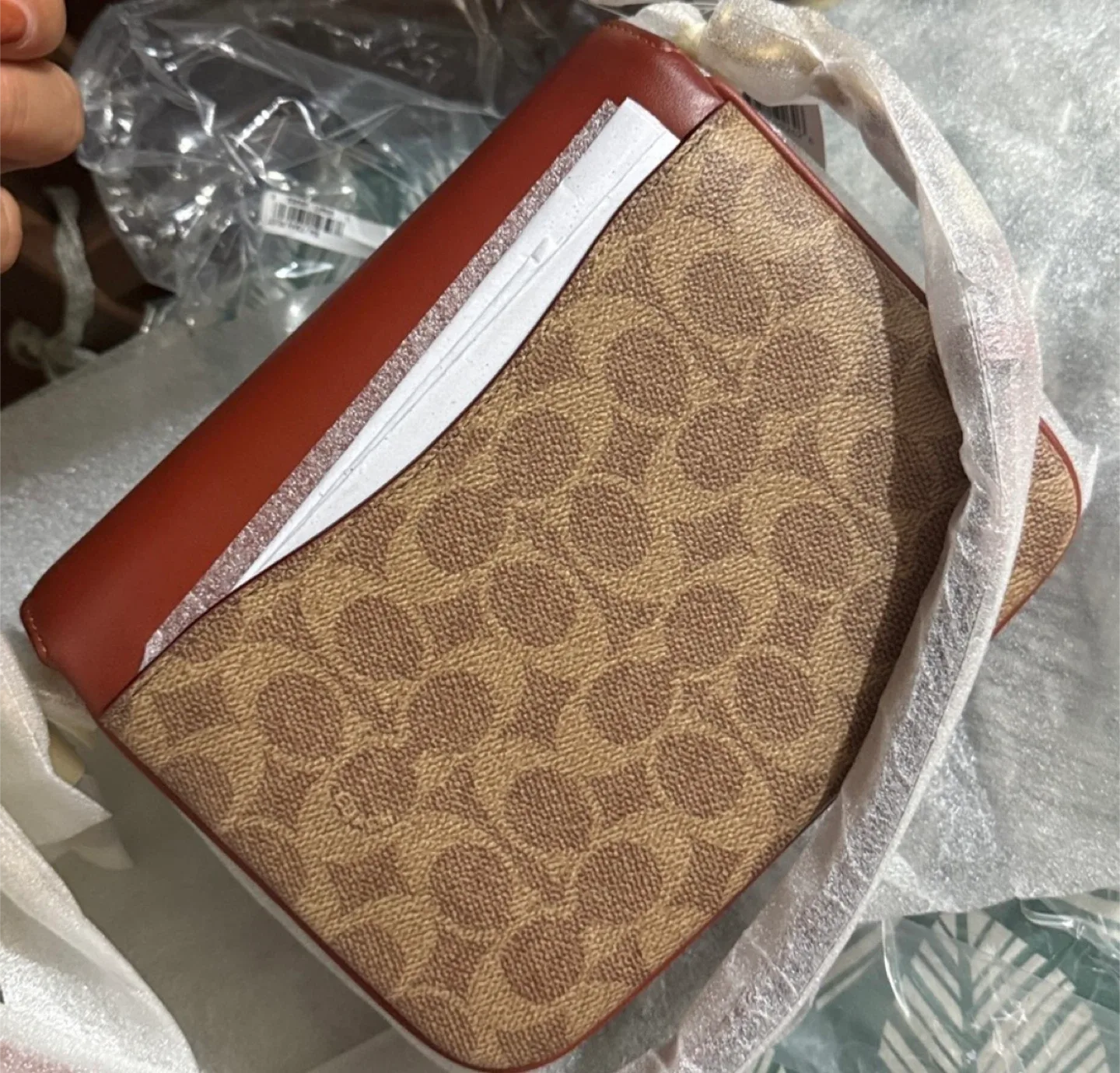 BNWT Signature Cassie Bag - Price Firm image indicator(2)