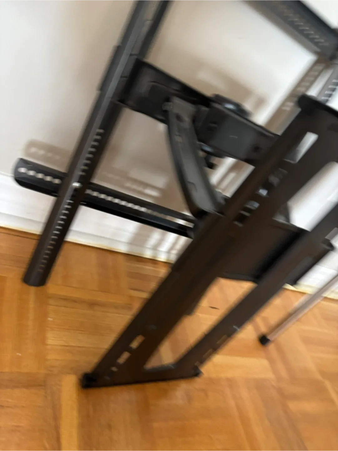 Rocketfish  RF-TVMFM03V2 Wall Mount image indicator(6)