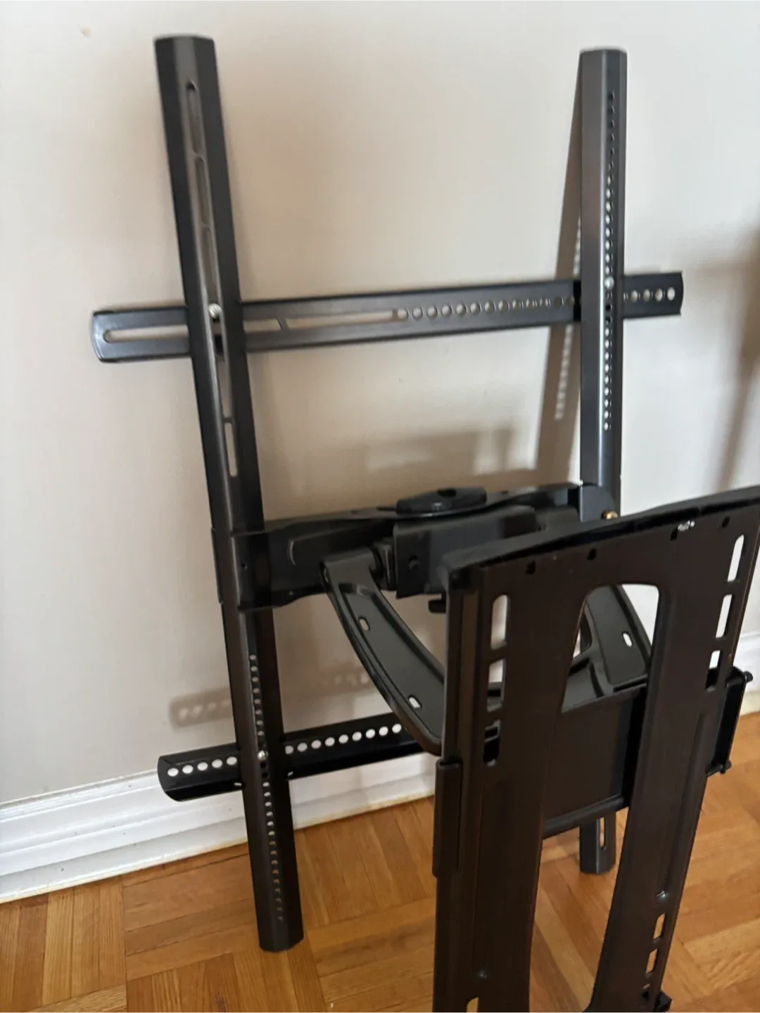 Rocketfish  RF-TVMFM03V2 Wall Mount image indicator(9)