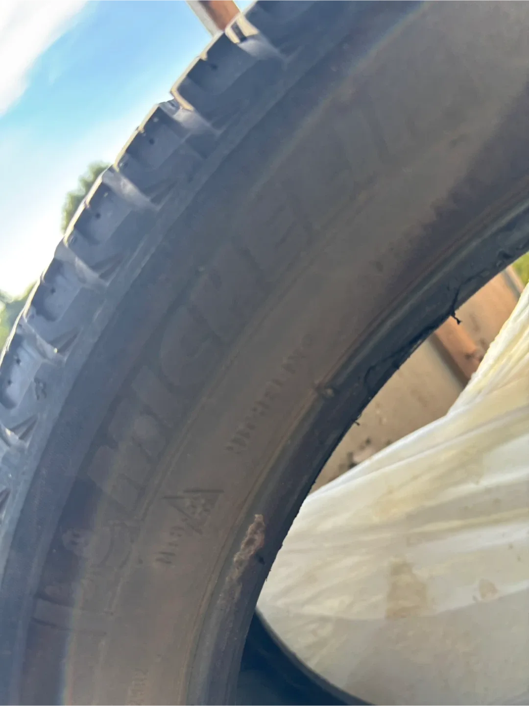 Michelin 215/50R17 Studless Tire image indicator(5)