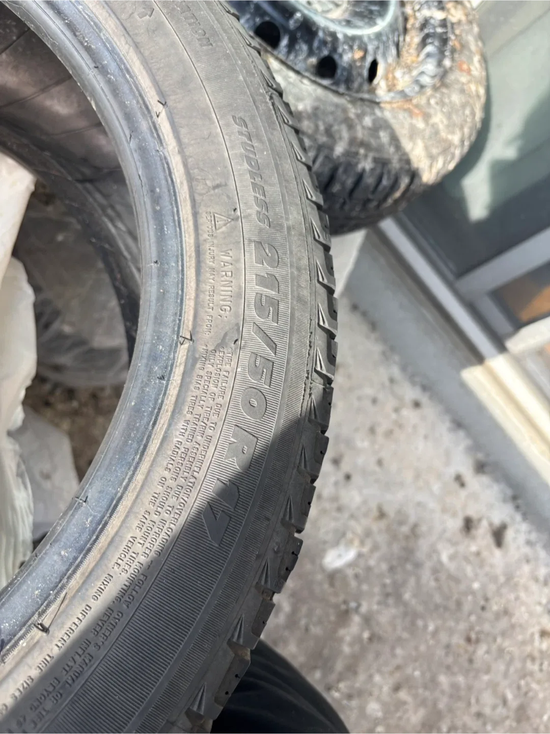 Michelin 215/50R17 Studless Tire image indicator(10)