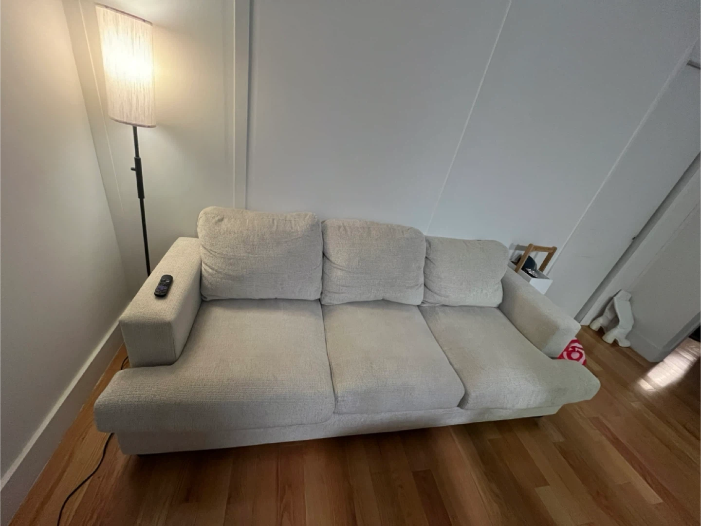 Viral Amazon Couch - 3 Seater - photo 2