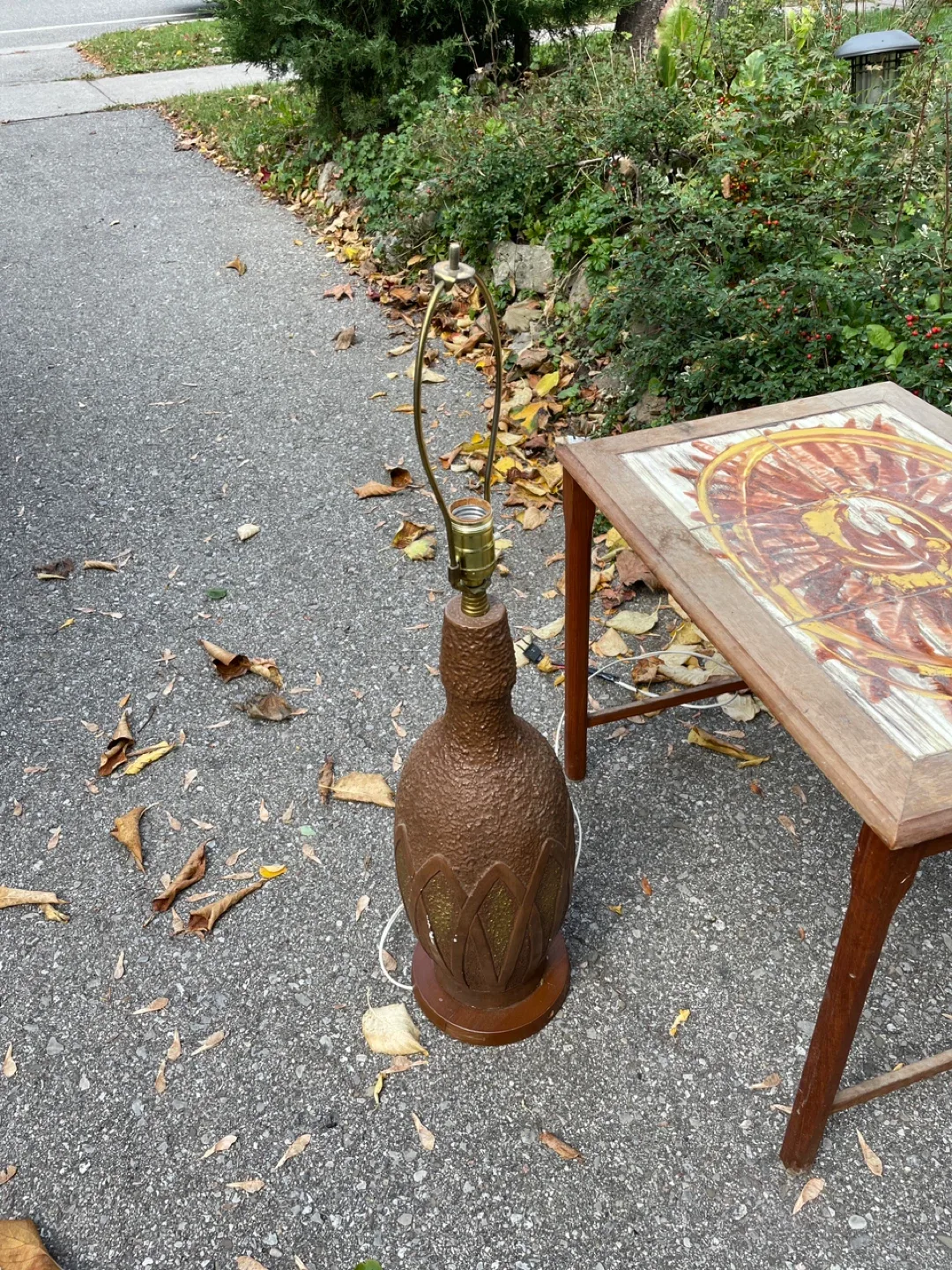 Mid Century Modern Brown Ceramic Table Lamp & Tile Top Table image indicator(4)
