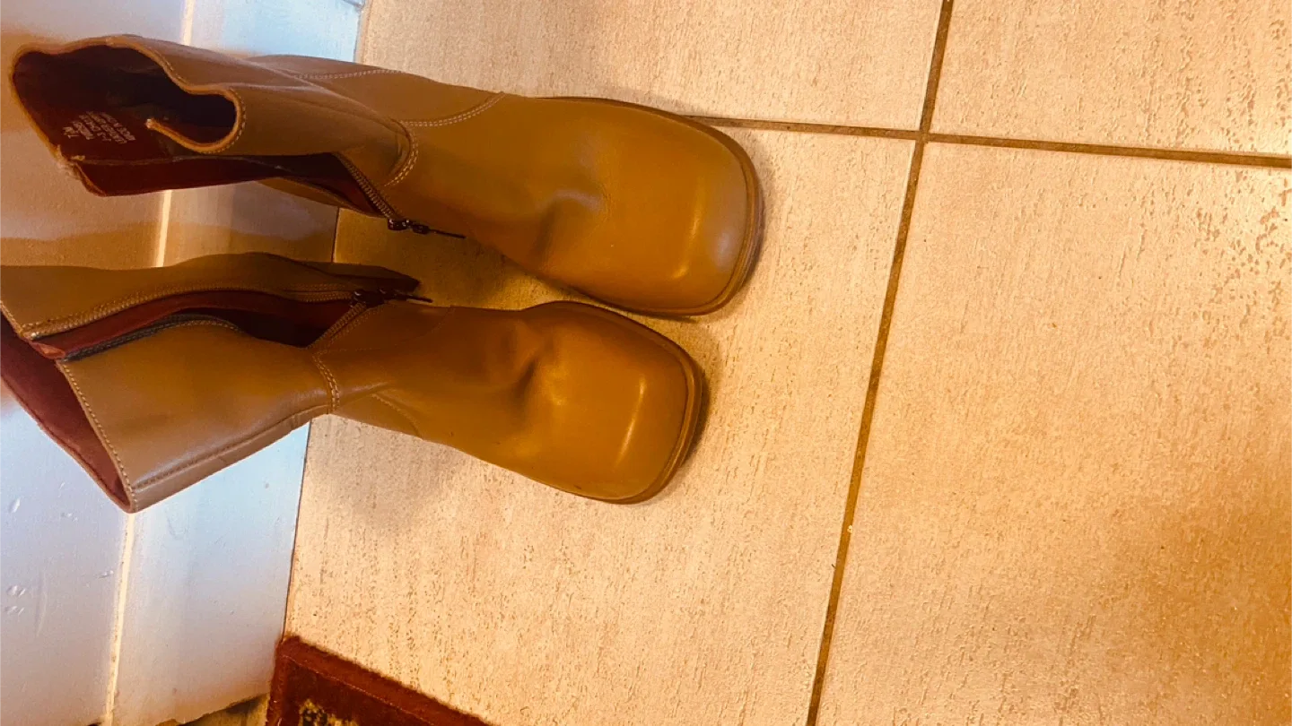 Tommy Hilfiger Leather Ankle Boots - Size 7.5