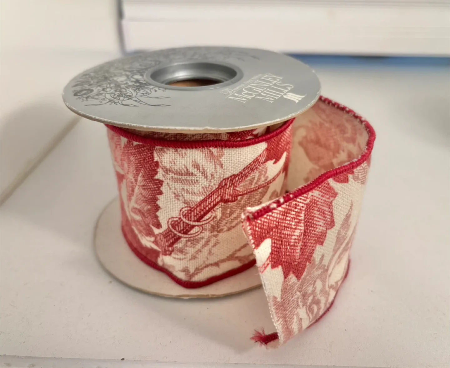 Holiday Ribbon Wide Wire Rolls New except Red Leaves image indicator(3)