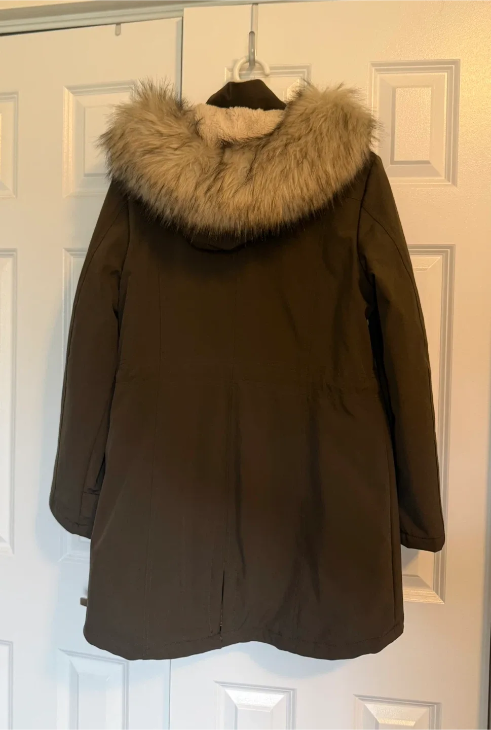 DKNY Women’s Parka w/ Faux Fur Hood image indicator(3)