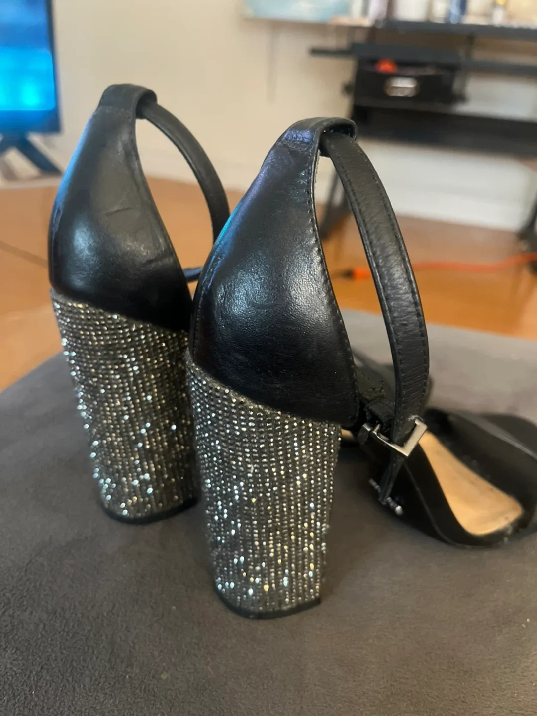 Schutz Leather 4” Heels size 39