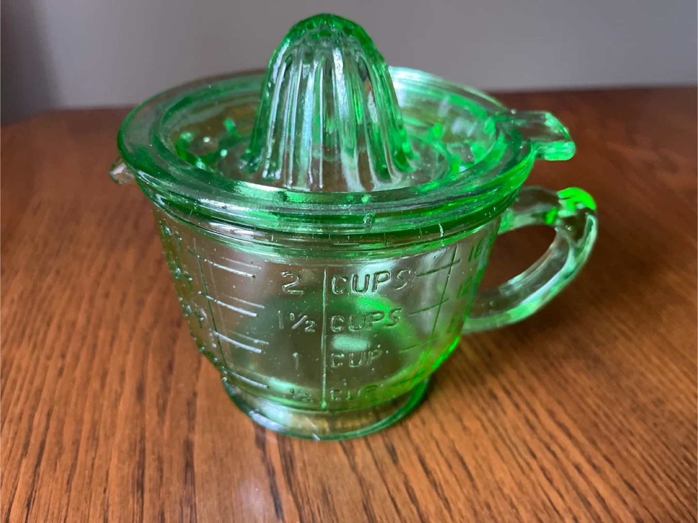 Green Glass Juicer - 2 Cups image indicator(2)
