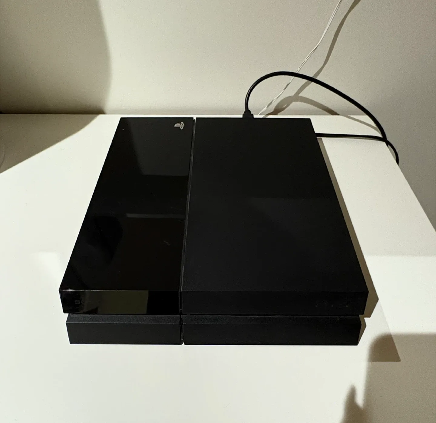PlayStation 4 (PS4) with Controller image indicator(5)
